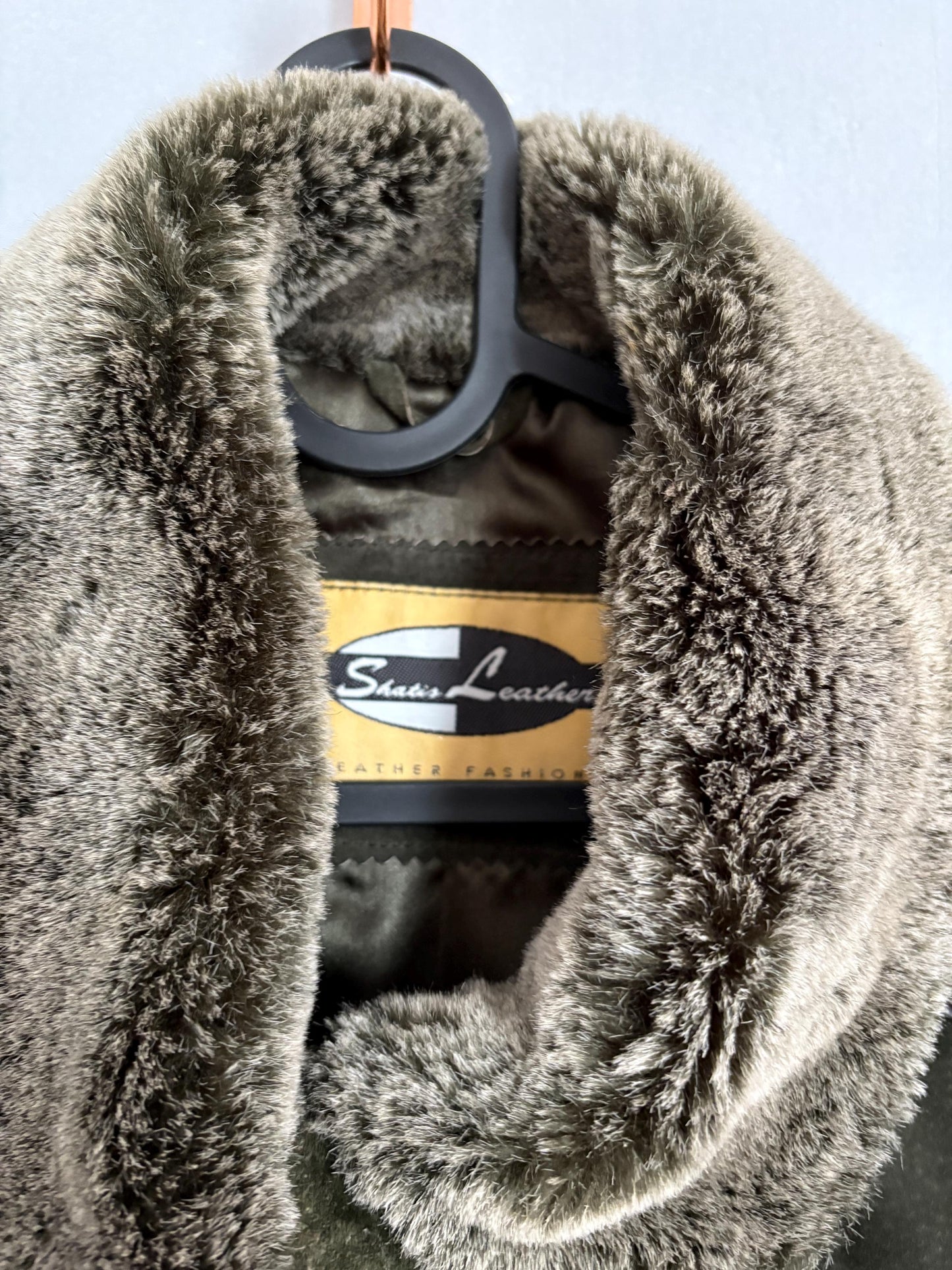 Gorgeous Dark green genuine leather coat, VintageLuxury Lamy jacket with faux fur detailing, 70s Retro cropped coat,
