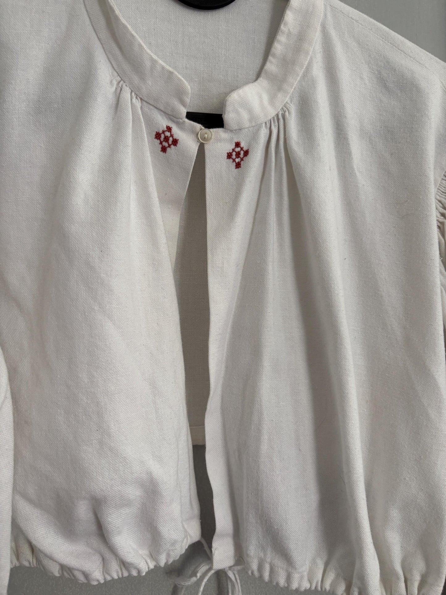 Vintage white romantic crop antique French top, Farm core folklore white puff sleeve dirndl top, Woven cotton cottage core blouse, Size S