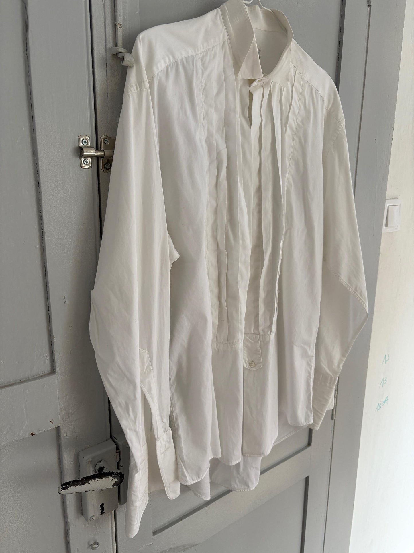 White Crisp Tuxedo button up shirt, Luxury vintage Blouse, Boyfriend Oxford shirt, Oversized academia Fit, MEN Size 40 - L