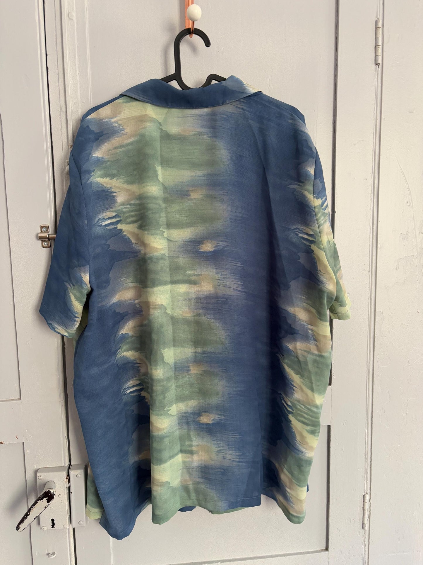 Vintage retro women's blouse, Abstract 70s woman shirt, Cropped summer blouse, Blue tie dye pattern shirt, Colourful flashy top