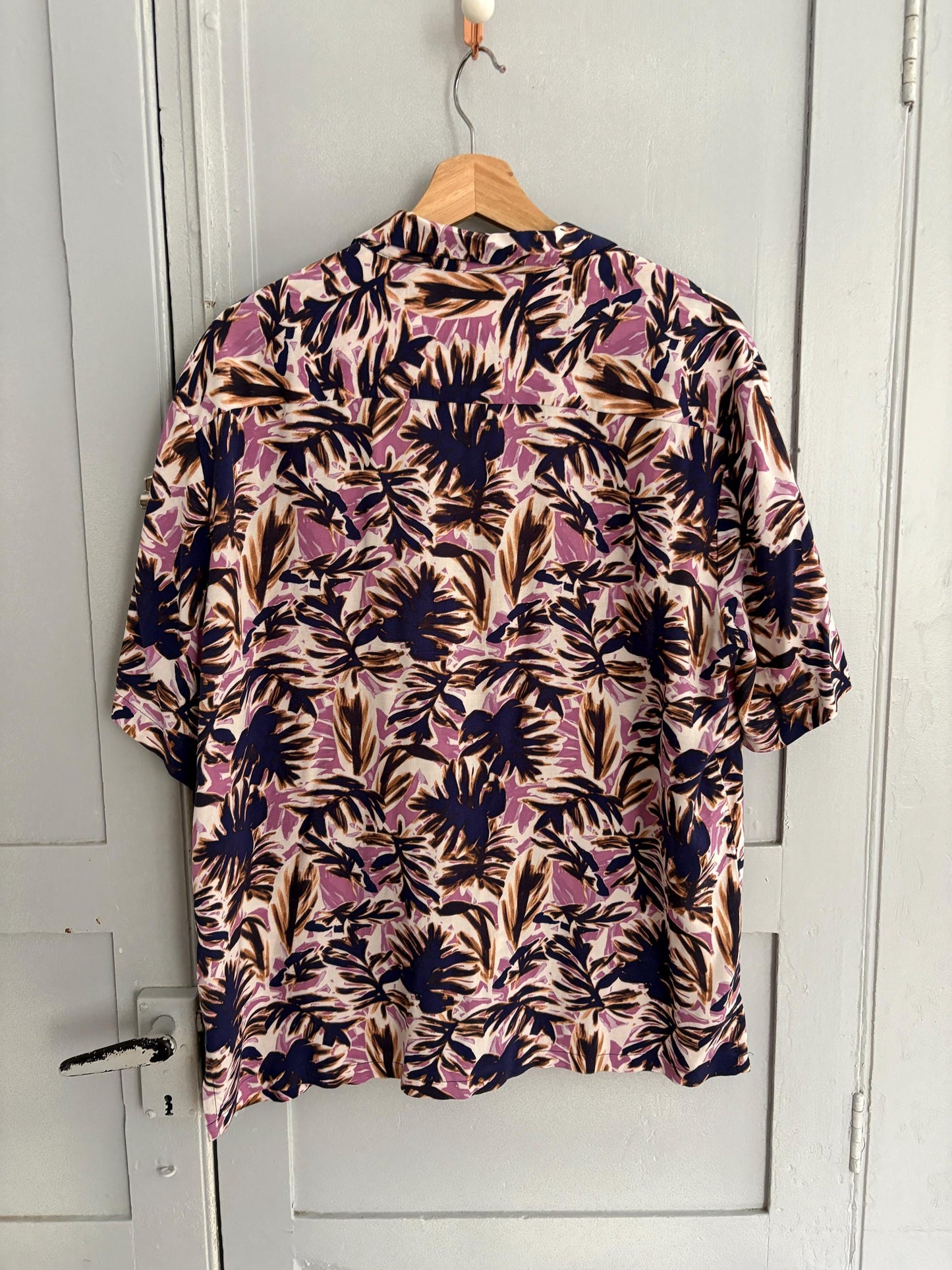 Vintage Hawaiian Shirt, Tropical Print Button Up, Short Sleeve Summer Shirt, Unisex Relaxed Fit, Purple Palm Leaves, Size L