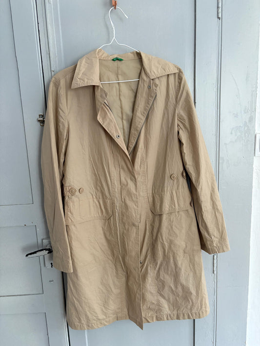 United Colors of Benetton Trench Coat, Beige Lightweight Windbreaker, Classic Long Jacket, Women’s Size L, Made in Italy