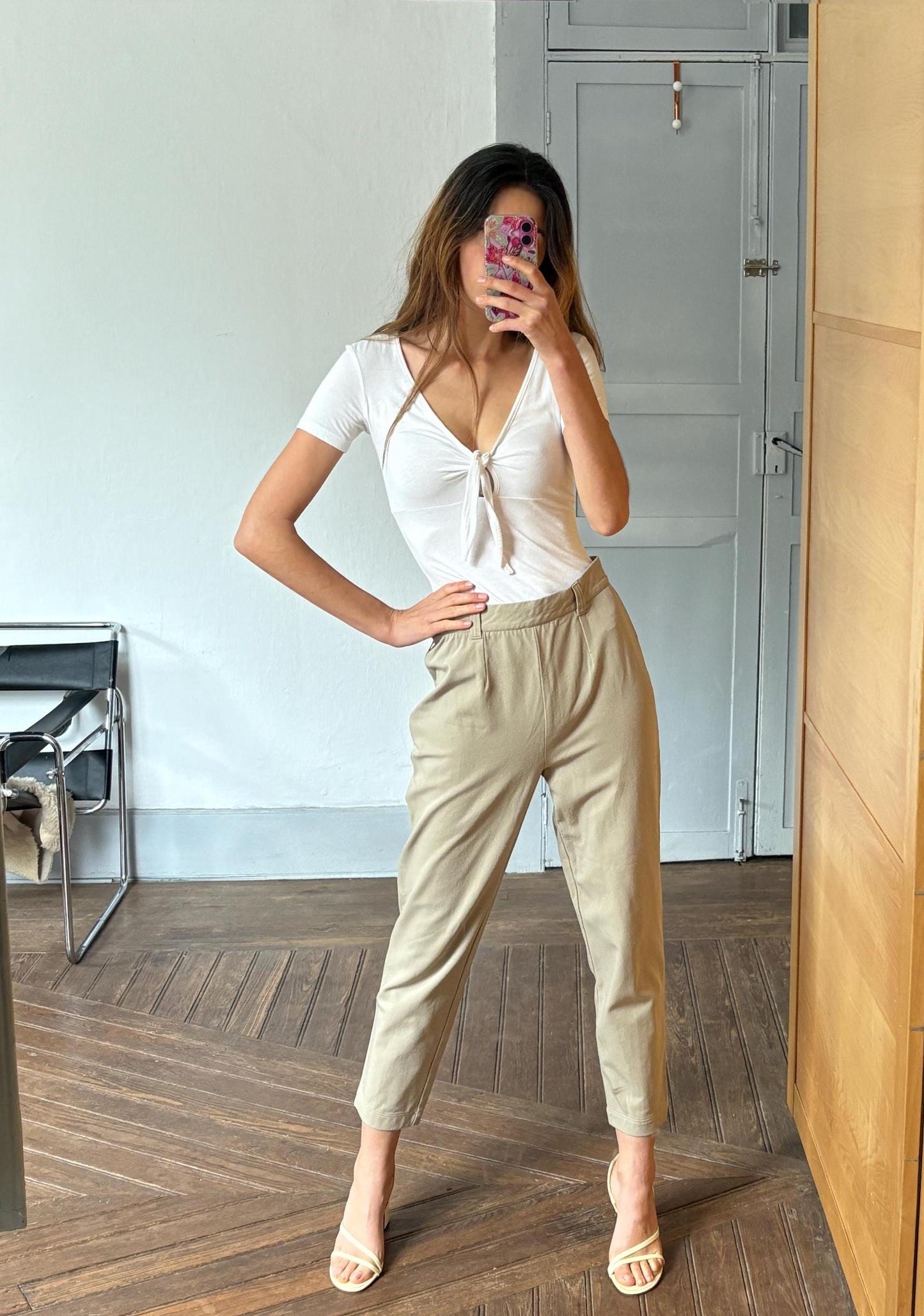 Byblos Vintage High-Waisted Pants, Made in Italy, Beige Tapered Trousers, Cropped Pleated Pants, Elegant Minimalist Style, Size IT 46 (L)