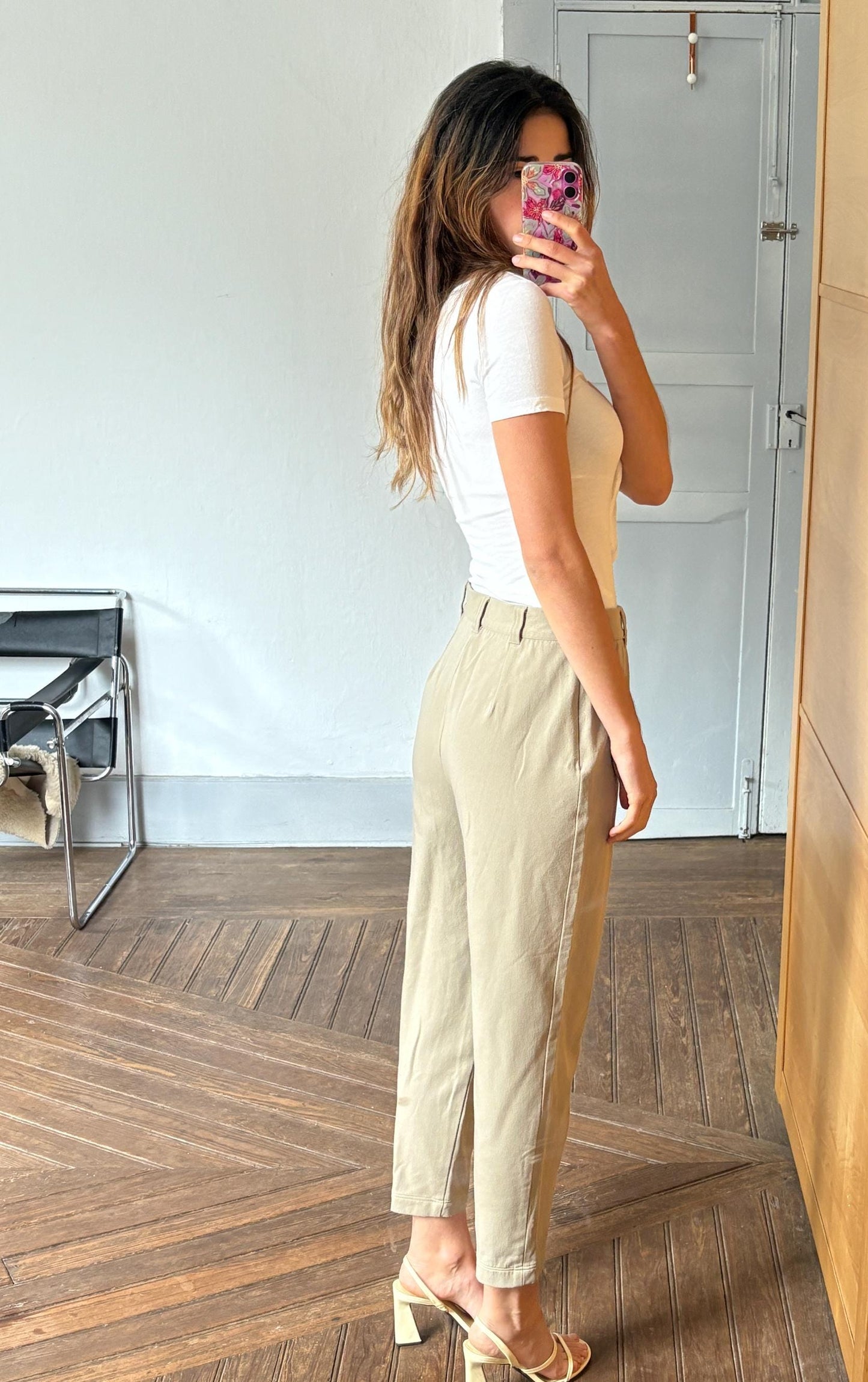 Byblos Vintage High-Waisted Pants, Made in Italy, Beige Tapered Trousers, Cropped Pleated Pants, Elegant Minimalist Style, Size IT 46 (L)