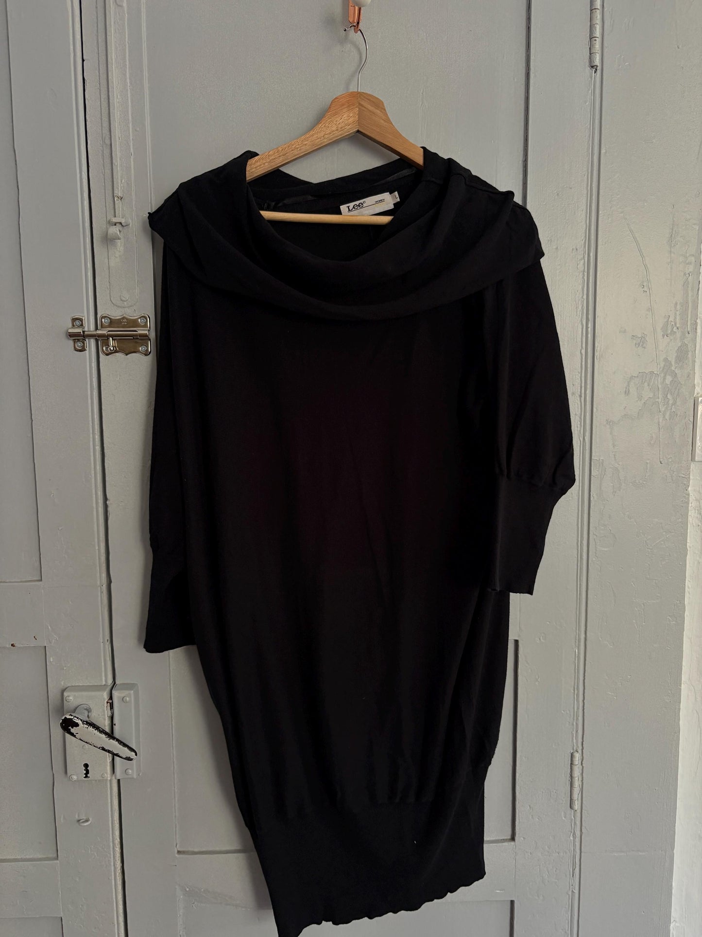 Vintage Lee minimalist dress, Elegant black comfortable mini dress, Luxury fit half sleeve short dres, Mock neck Little black dress, Size L