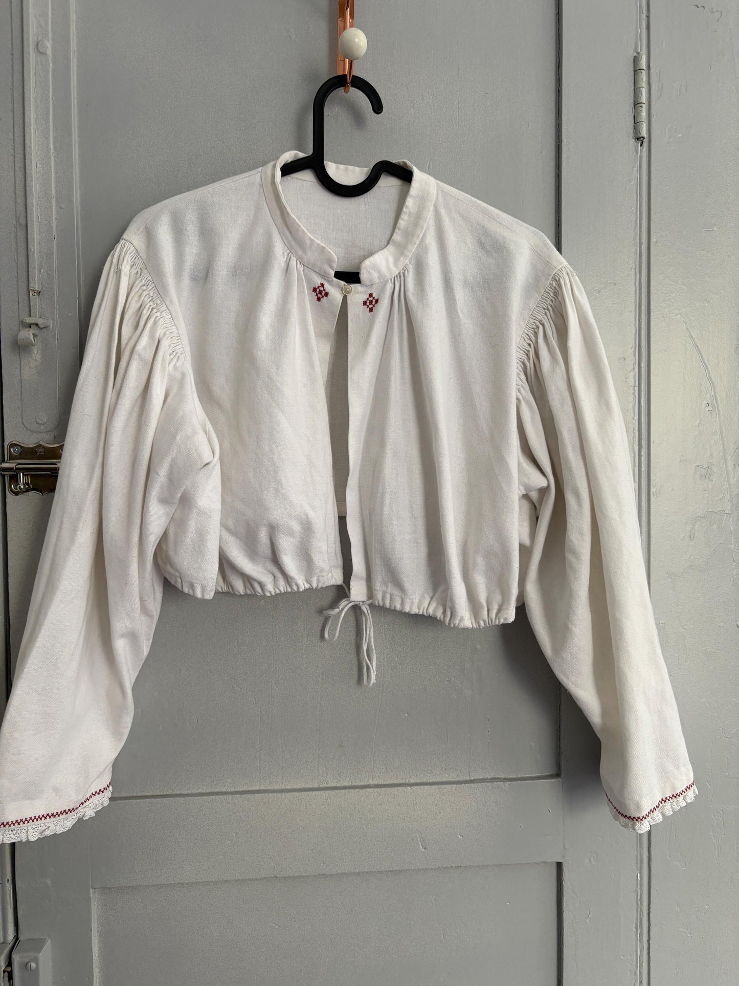 Vintage white romantic crop antique French top, Farm core folklore white puff sleeve dirndl top, Woven cotton cottage core blouse, Size S