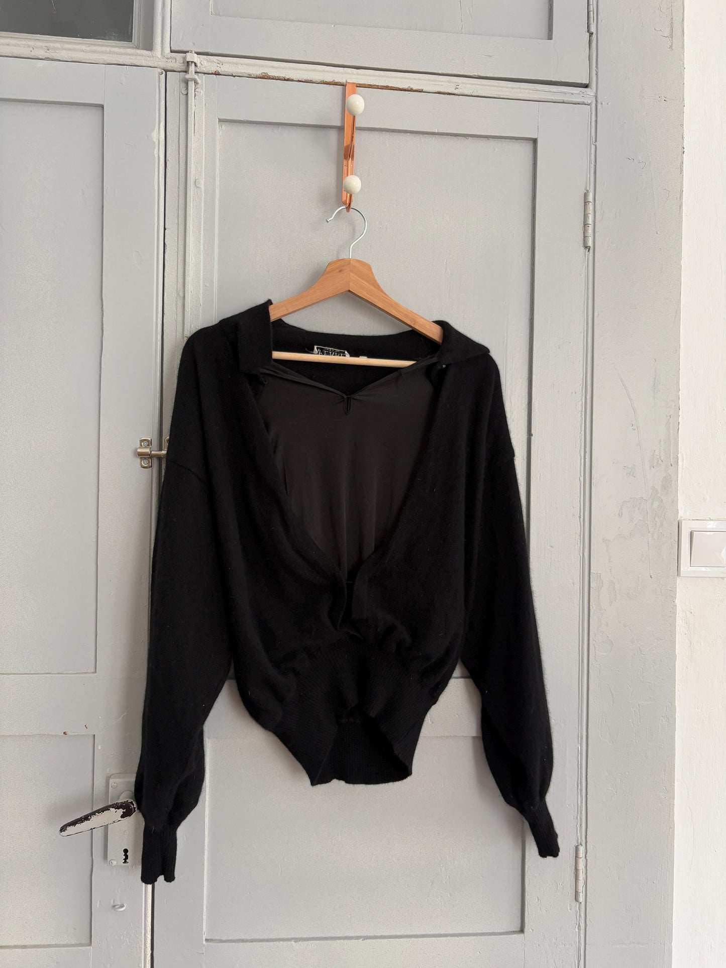 Vintage Gianfranco Ferré Italian Designer Wool & Silk Sweater – Luxurious Angora Blend with Dramatic Sleeves