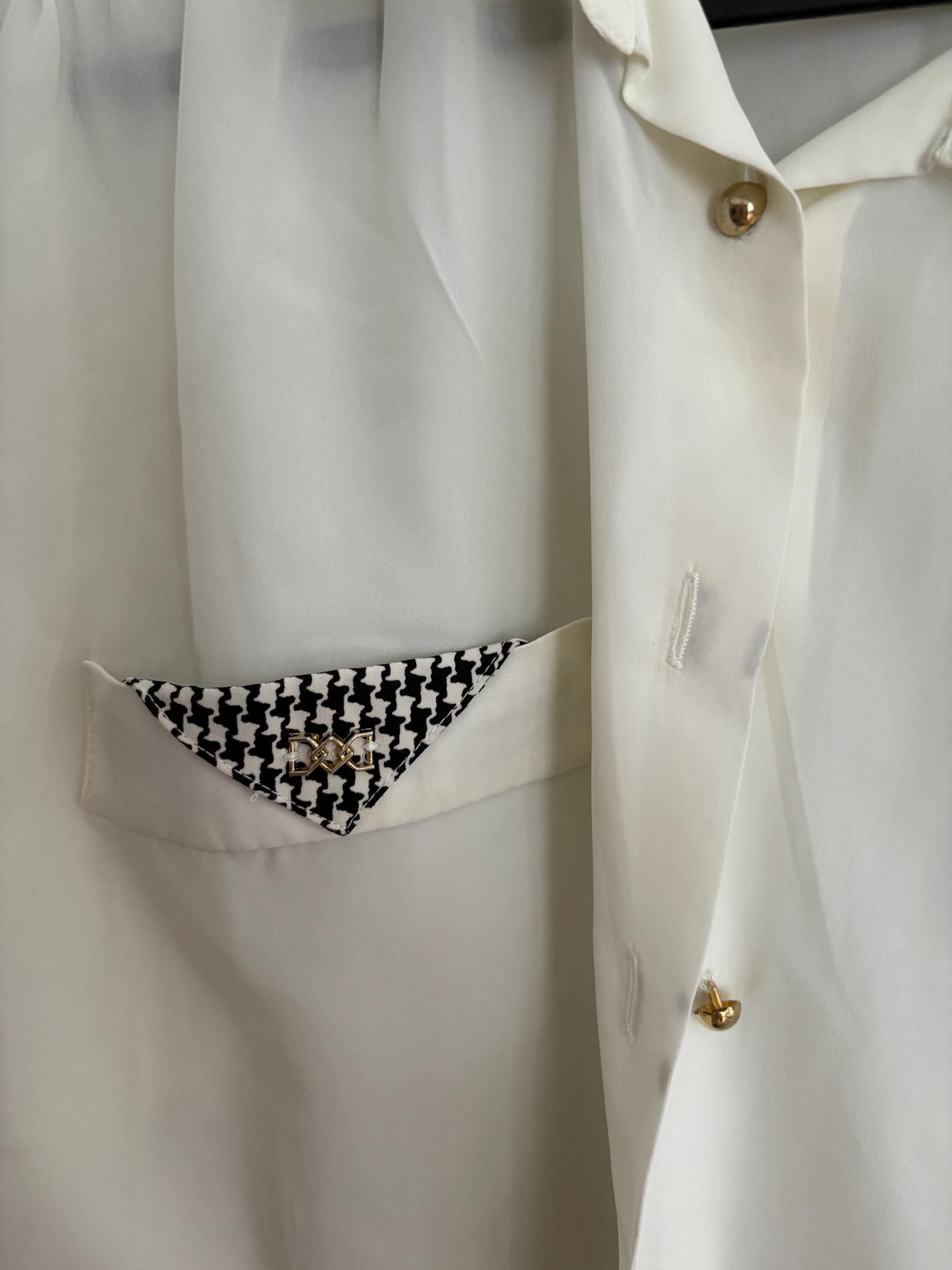 Vintage white button up woman shirt, Retro black and white Houndstooth blouse, collared button up summer shirt, Dark Academia fashion,