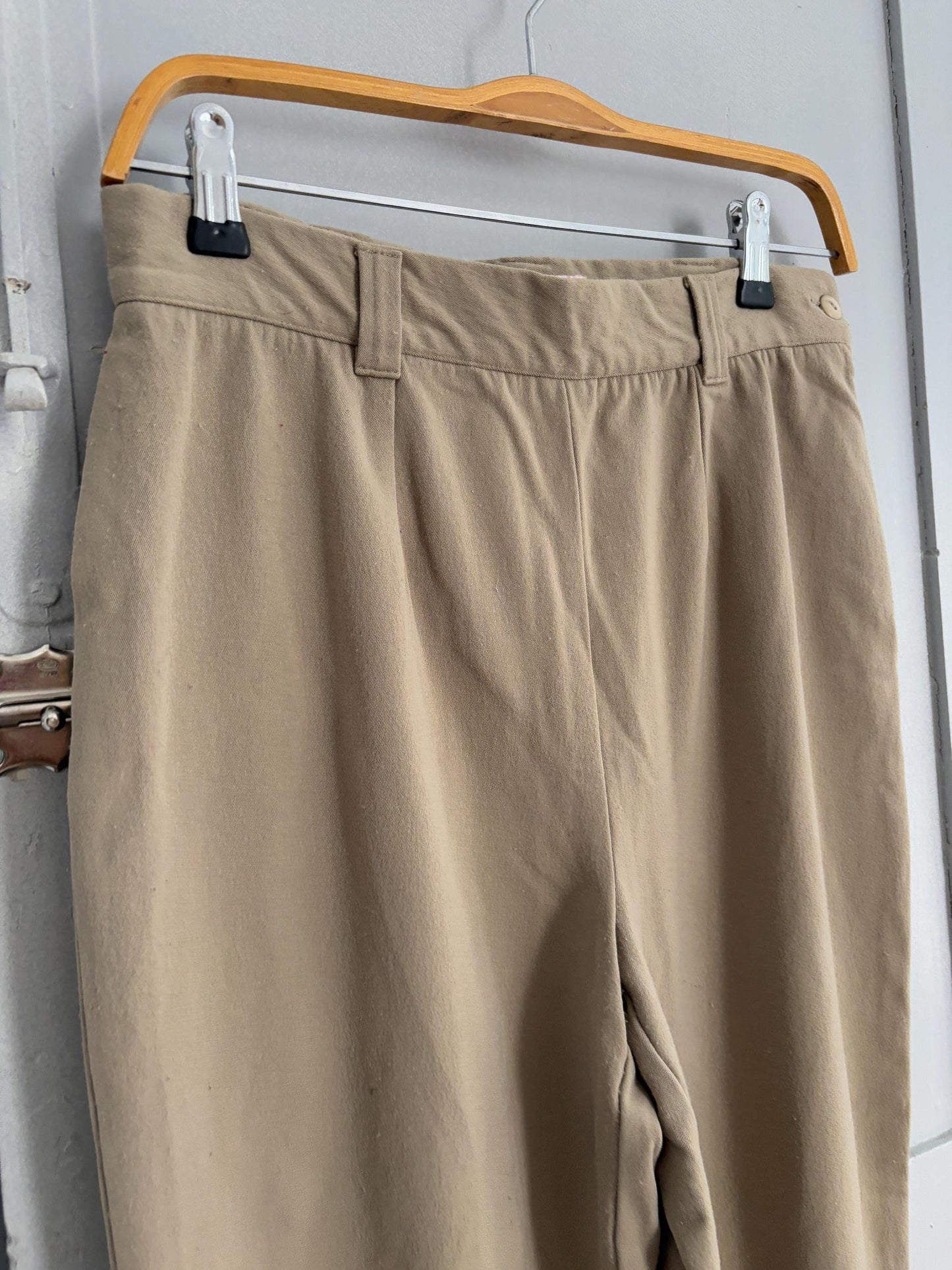Byblos Vintage High-Waisted Pants, Made in Italy, Beige Tapered Trousers, Cropped Pleated Pants, Elegant Minimalist Style, Size IT 46 (L)