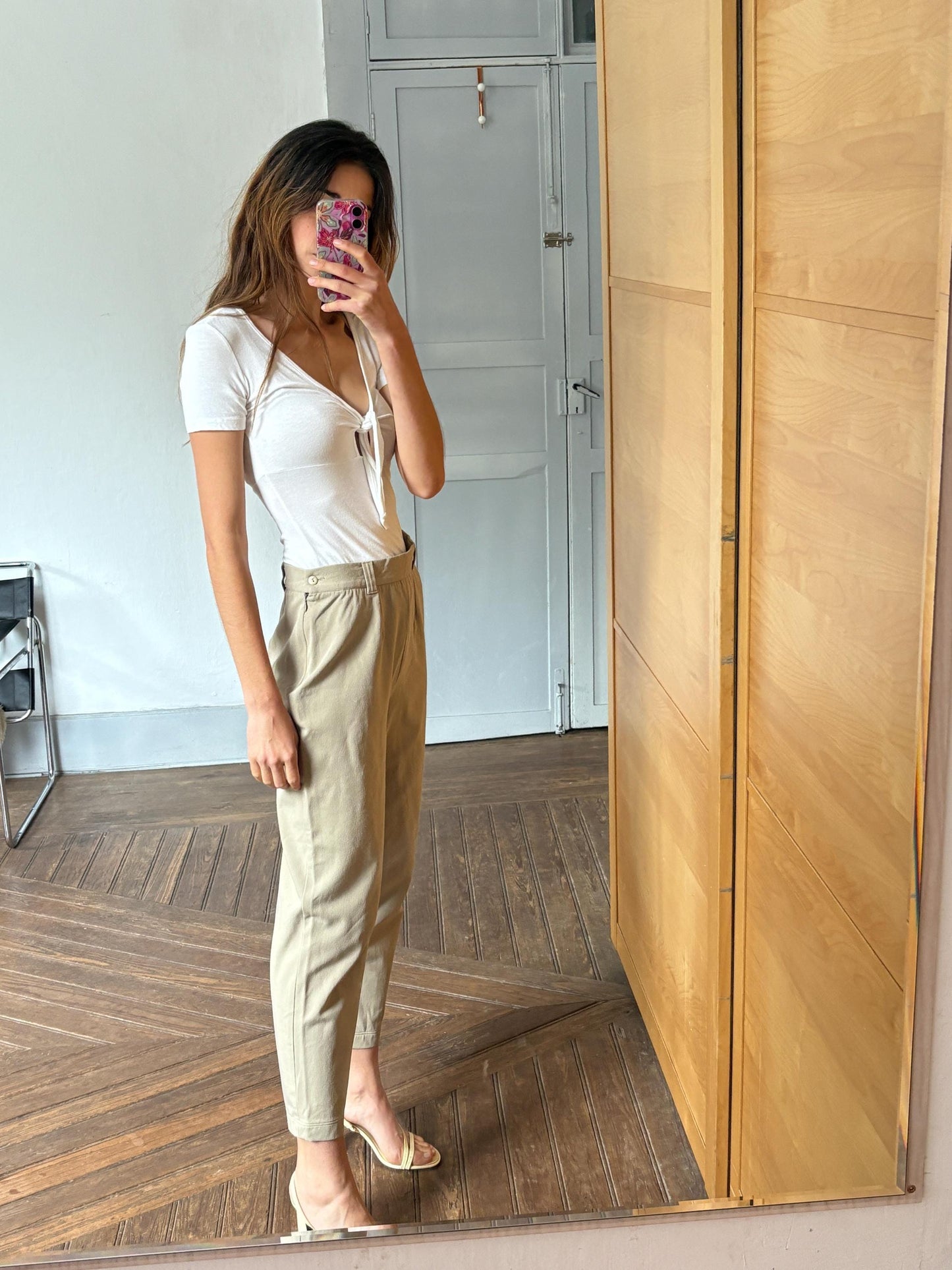 Byblos Vintage High-Waisted Pants, Made in Italy, Beige Tapered Trousers, Cropped Pleated Pants, Elegant Minimalist Style, Size IT 46 (L)