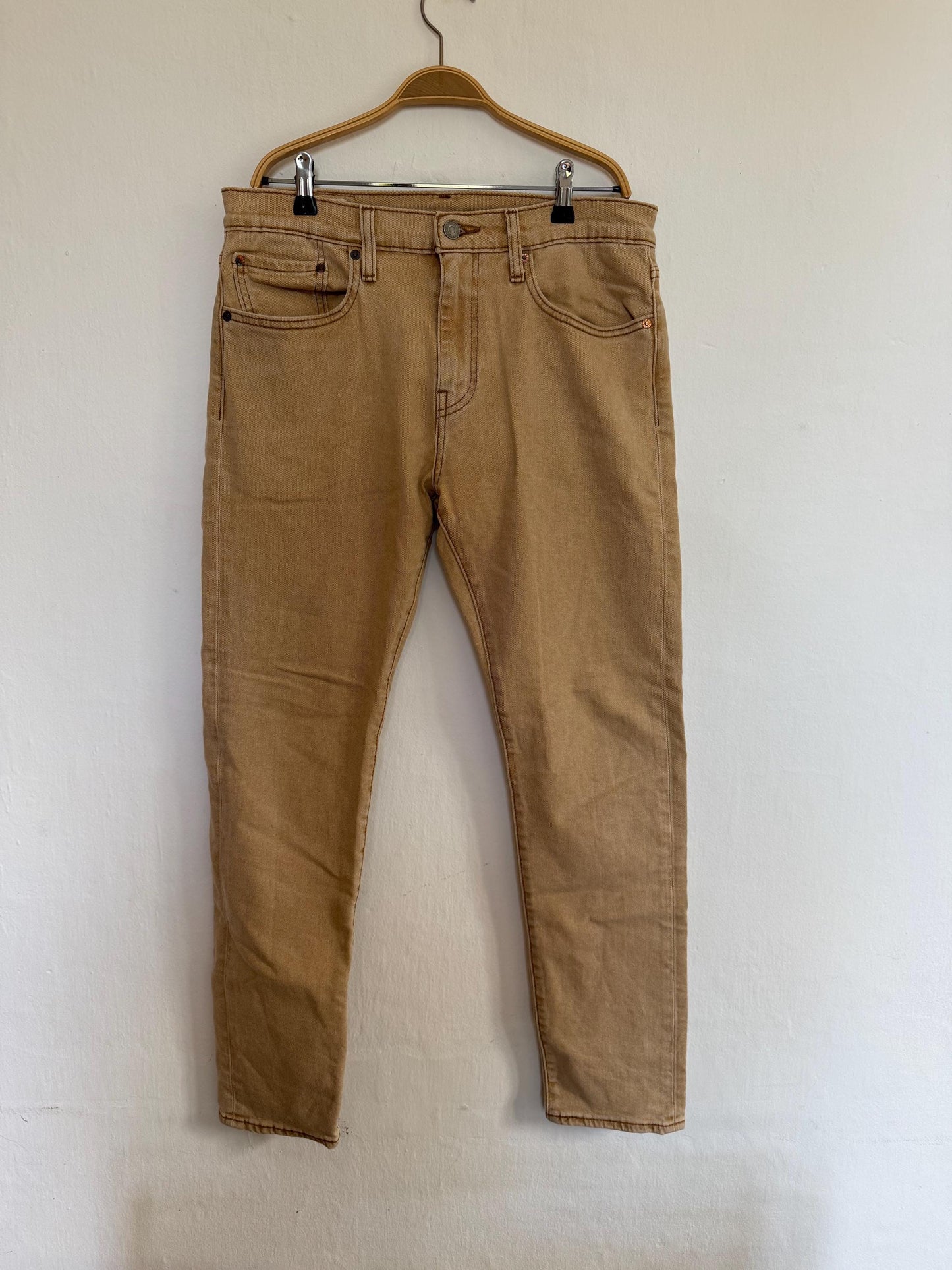Vintage Levi's 512 Beige Tapered Jeans — additional view 10