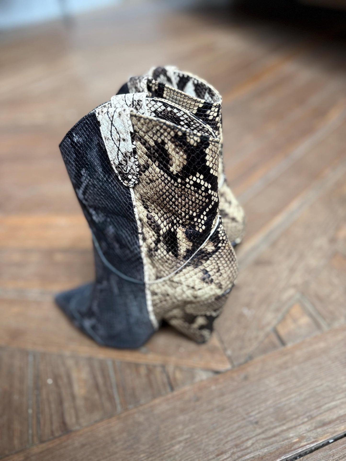 VINTAGE Essentiel Antwerp Designer Shoes, SizeEU 39, Snakeskin Ankle Boots, Cowboy Style heels