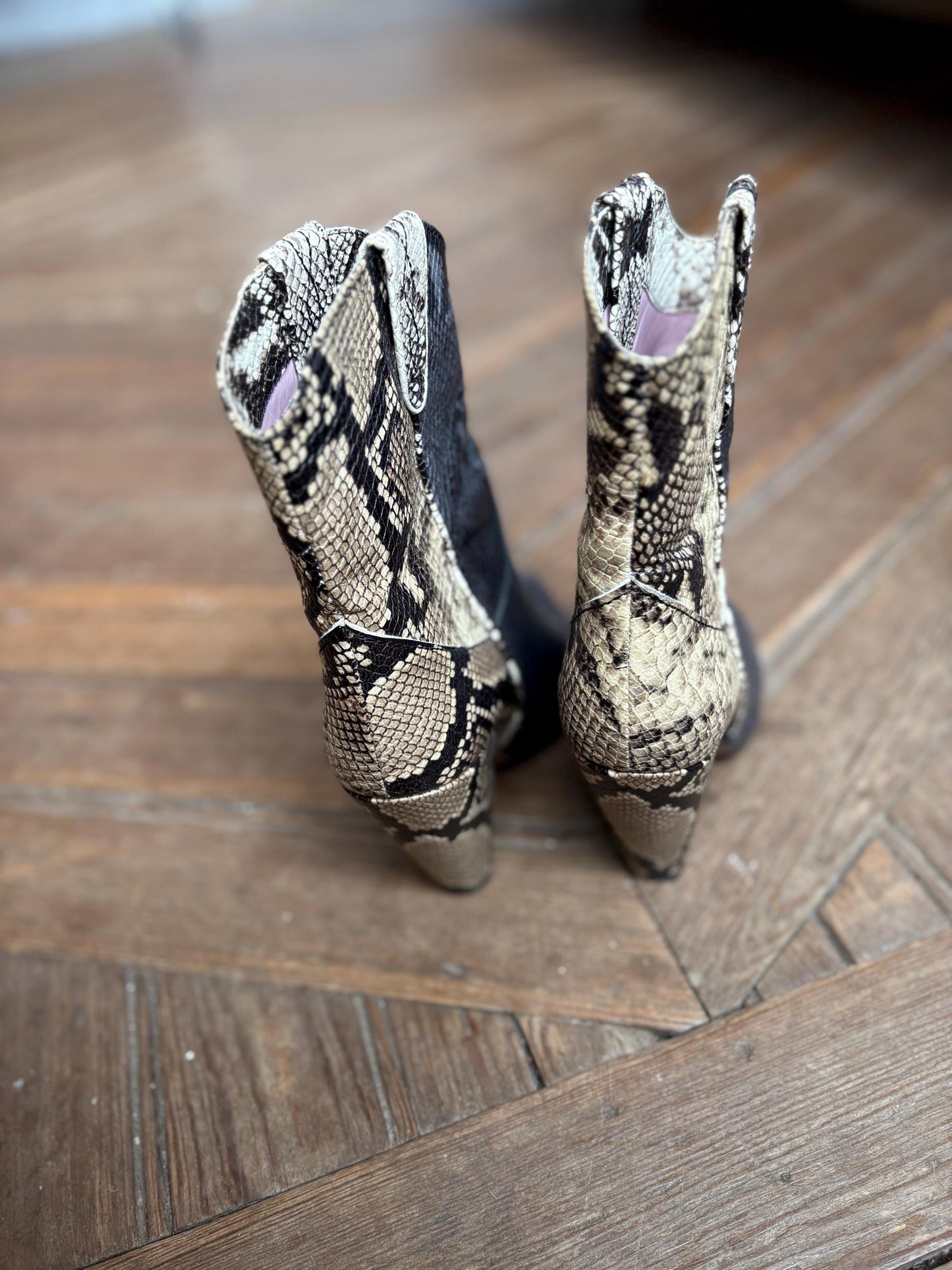 VINTAGE Essentiel Antwerp Designer Shoes, SizeEU 39, Snakeskin Ankle Boots, Cowboy Style heels