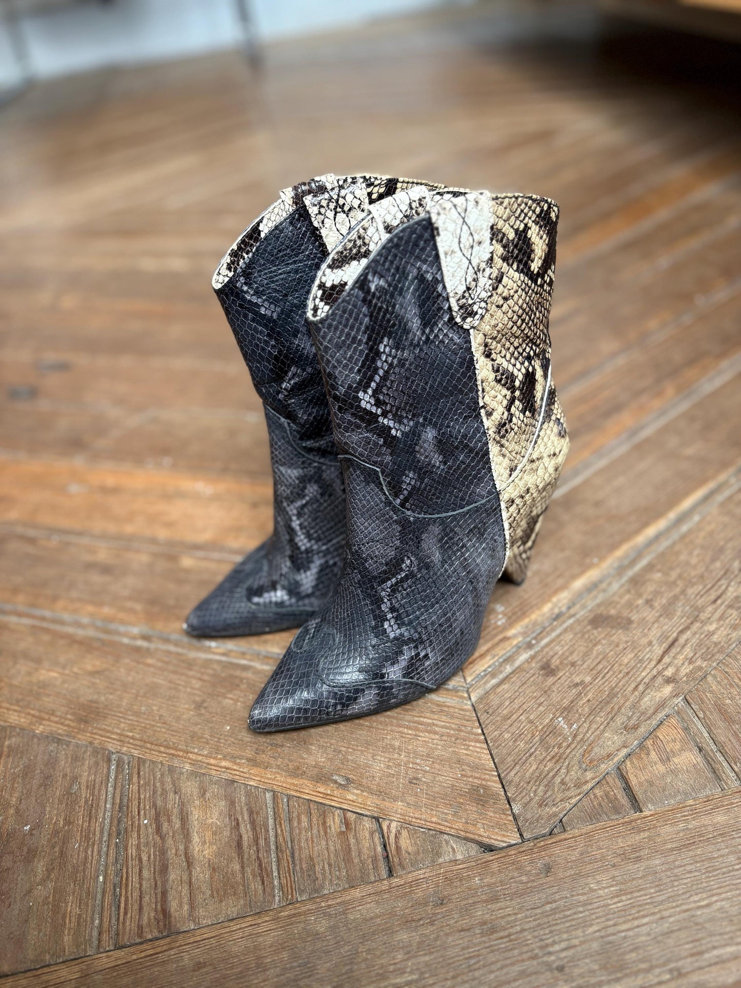 VINTAGE Essentiel Antwerp Designer Shoes, SizeEU 39, Snakeskin Ankle Boots, Cowboy Style heels