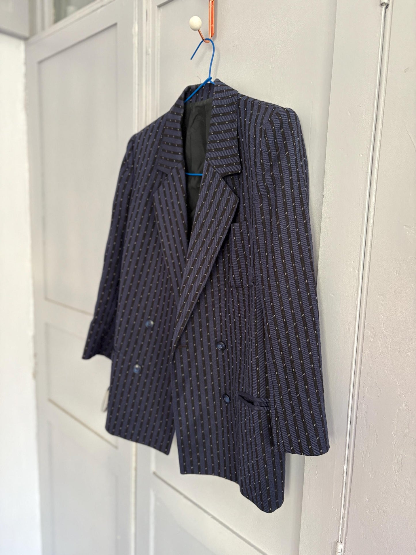 Vintage wool blazer made in Spain oversized boyfriend fit groovy pinstripe pattern navy jacket