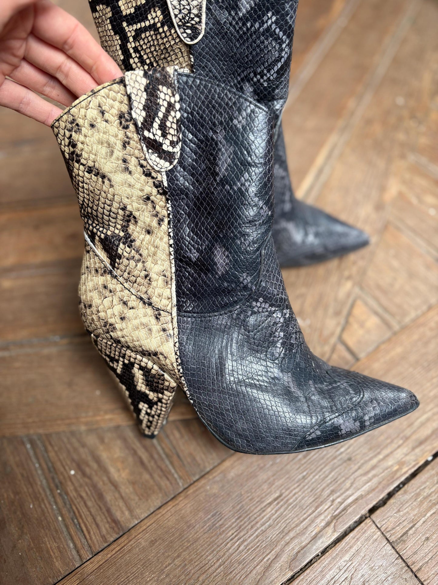 VINTAGE Essentiel Antwerp Designer Shoes, SizeEU 39, Snakeskin Ankle Boots, Cowboy Style heels