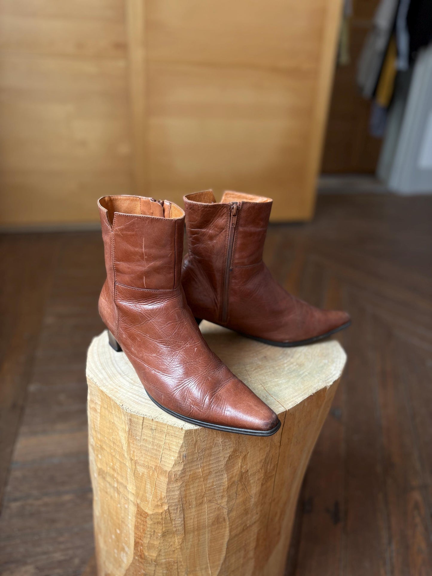 Vintage brown ankle boots pointed toe made in Spain, Size EU 41, Genuine leather heeled boots, 90s style, western chic retro booties