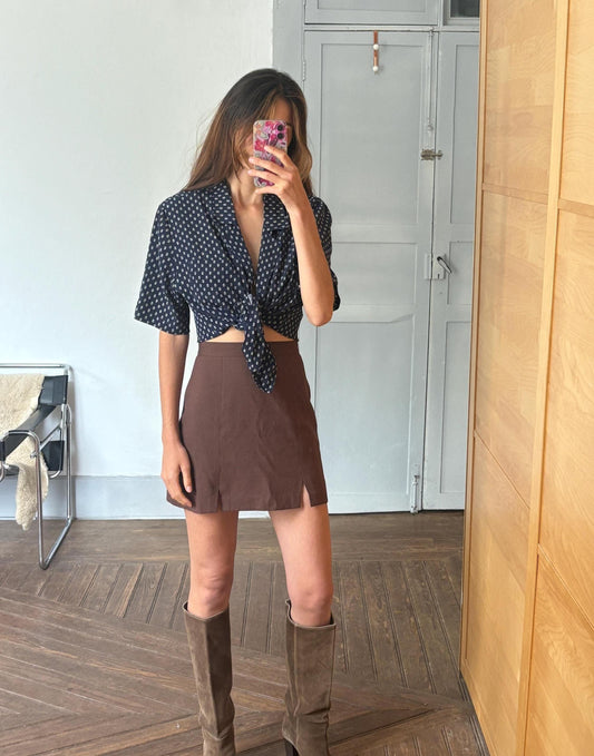 Vintage navy floral summer blouse, button-down, airy and cute, 80s patterned woman blouse, Retro vintage vibes, Size M - L