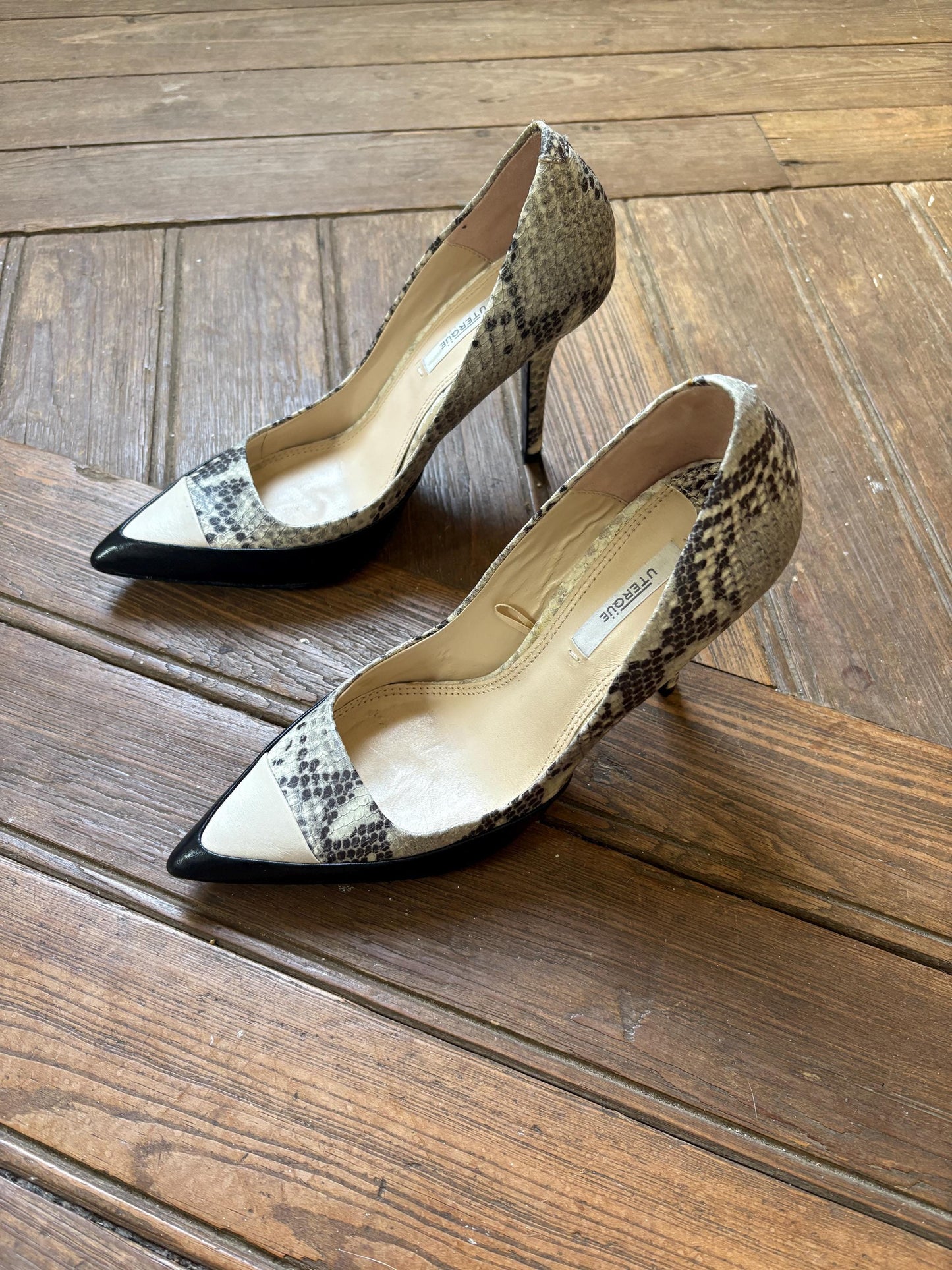 Uterque snake print high heel, designer shoe with small stiletto 10 cm heel, luxury designer shoe, size 38