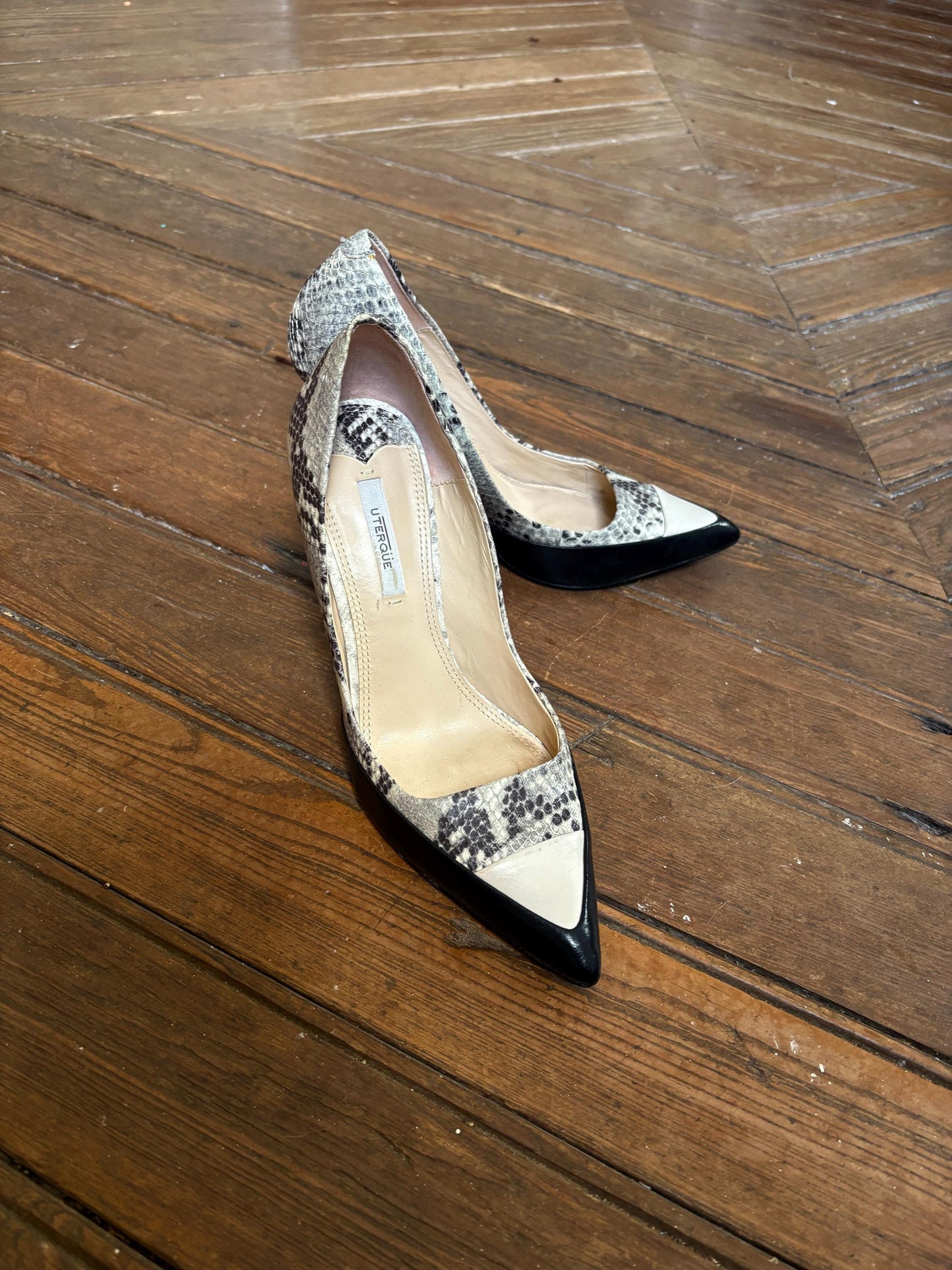 Uterque snake print high heel, designer shoe with small stiletto 10 cm heel, luxury designer shoe, size 38