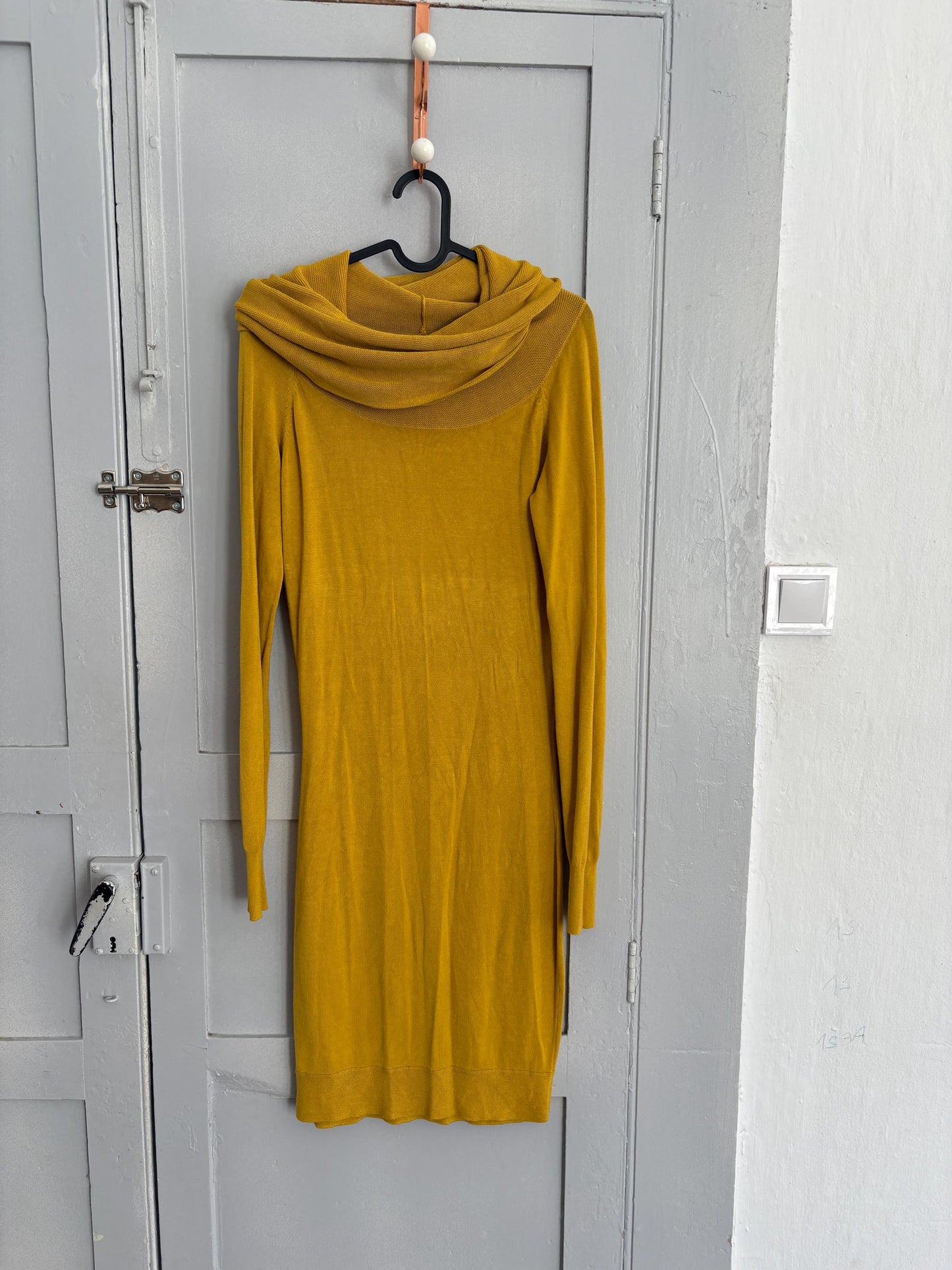 Vintage yellow Guess by Marciano dress stretchy curve-hugging bodycon long sleeve, Size S