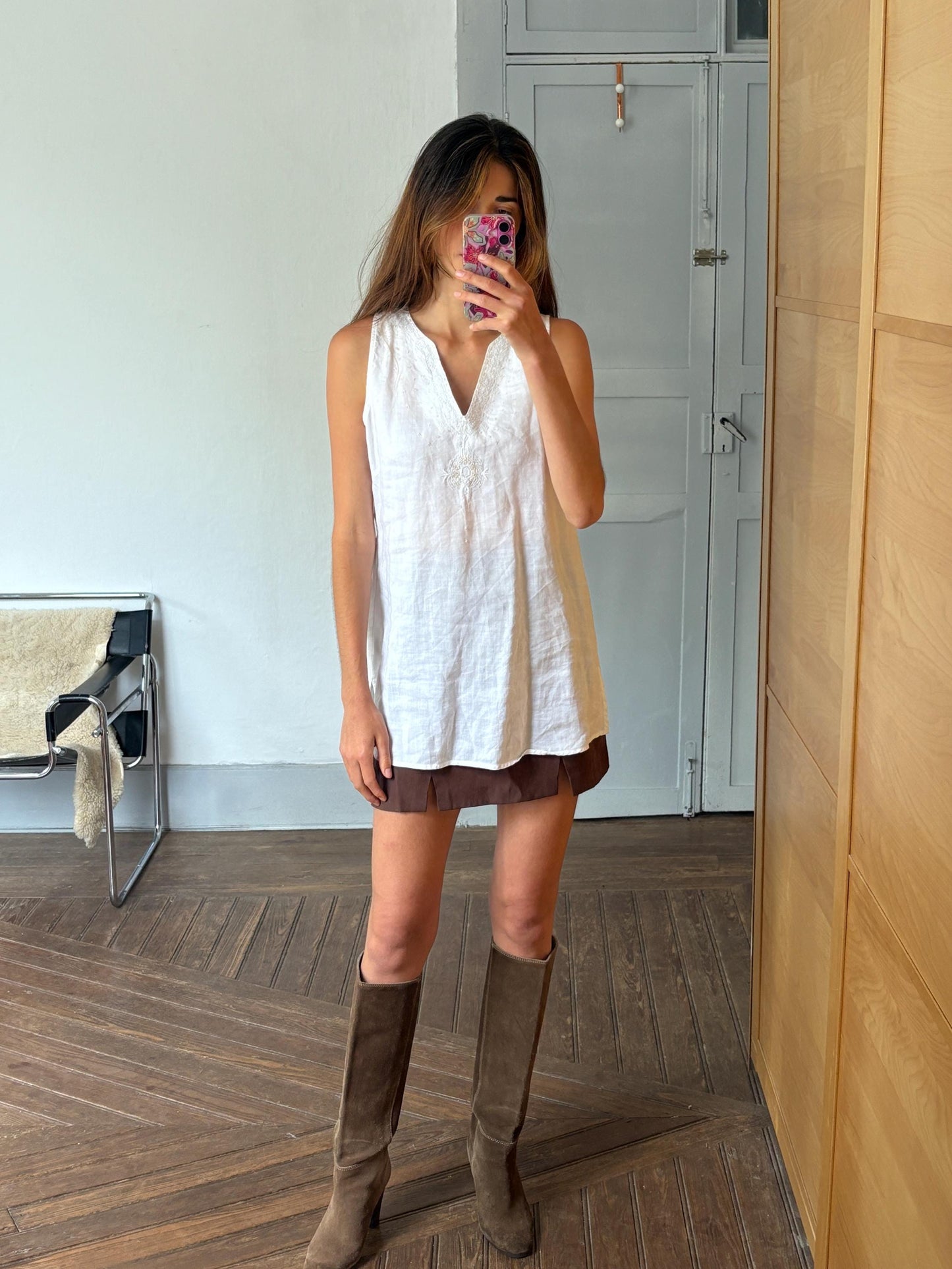 Vintage White Ramie Tunic Top – Sleeveless Embroidered Summer Blouse with Sequin Detail, Women’s Size L to XL