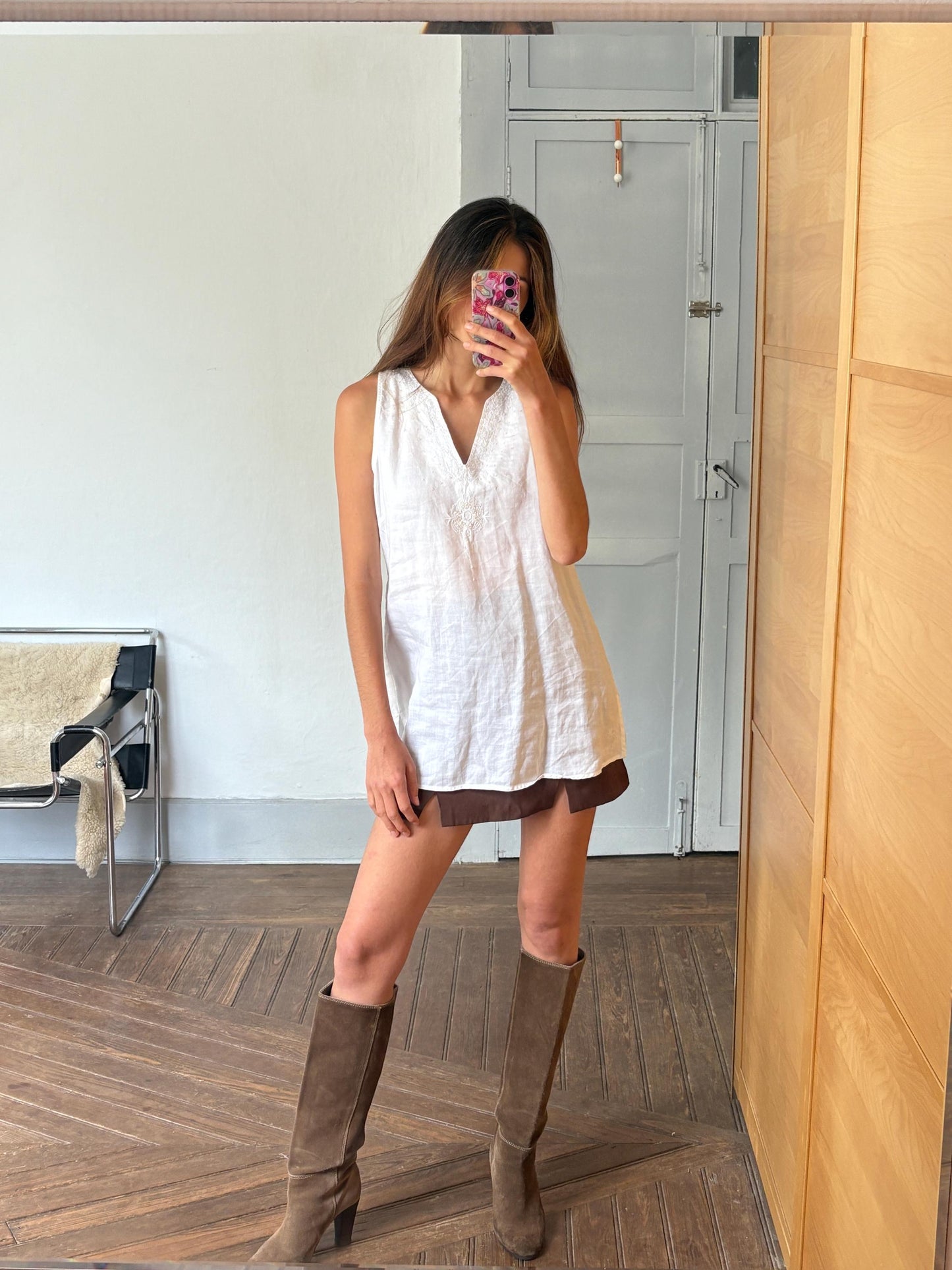 Vintage White Ramie Tunic Top – Sleeveless Embroidered Summer Blouse with Sequin Detail, Women’s Size L to XL