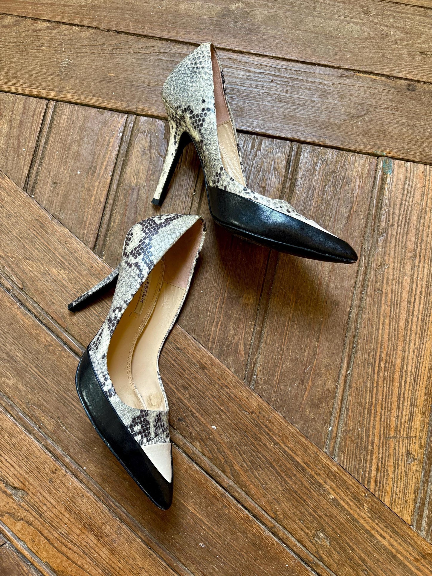 Uterque snake print high heel, designer shoe with small stiletto 10 cm heel, luxury designer shoe, size 38