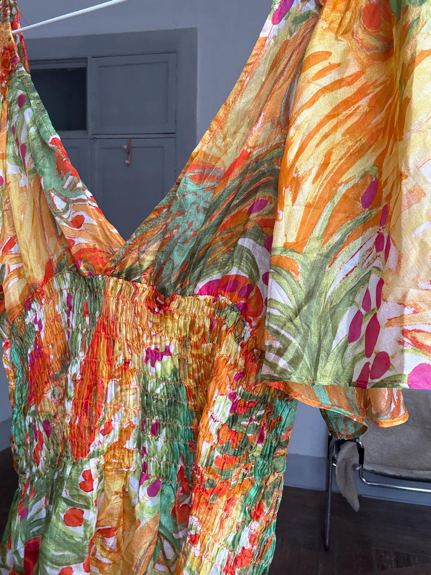 Vintage silk summer blouse – 100% silk floral print top with flutter sleeves, dreamy feminine lightweight fit, bright boho top