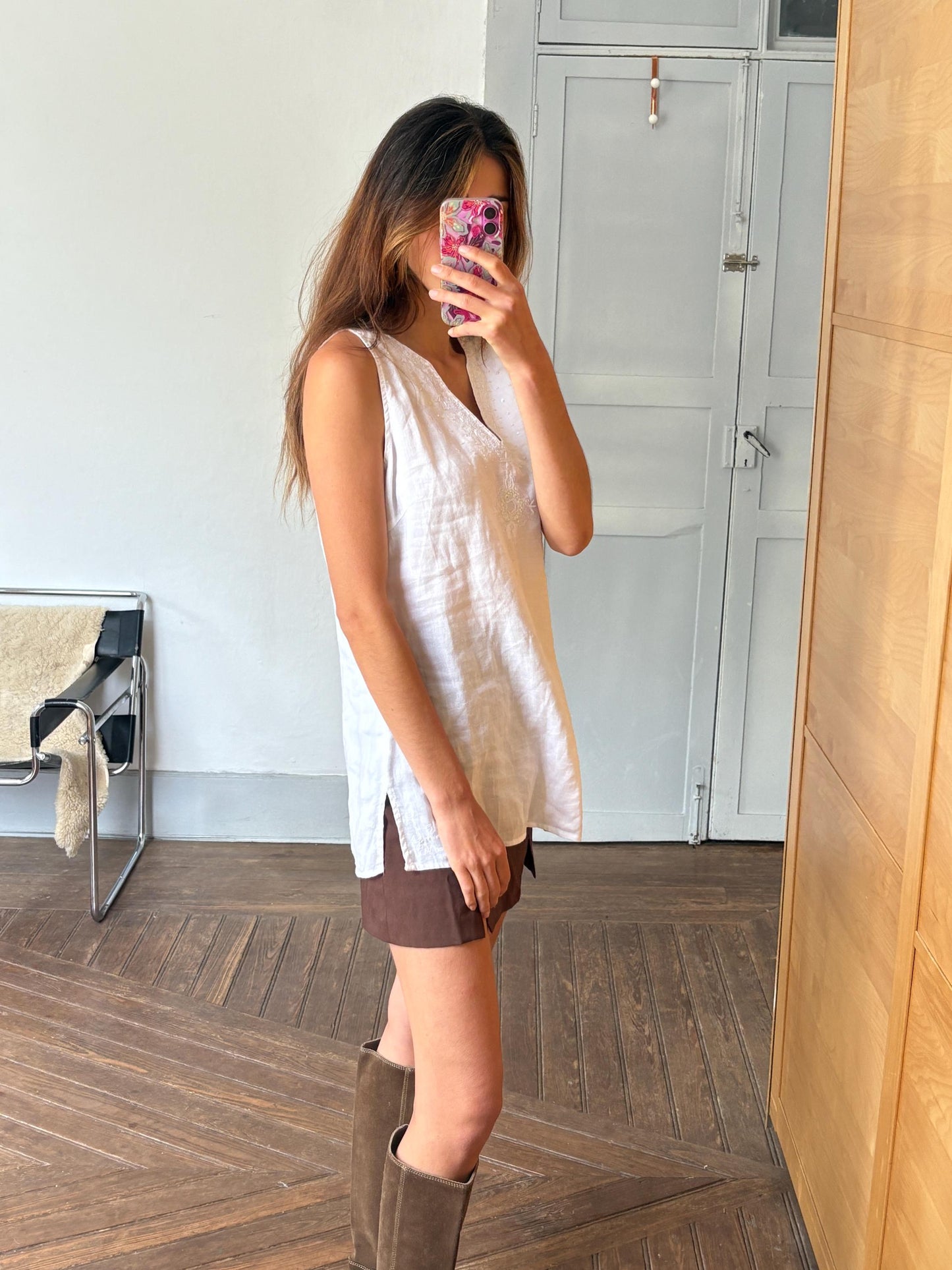 Vintage White Ramie Tunic Top – Sleeveless Embroidered Summer Blouse with Sequin Detail, Women’s Size L to XL