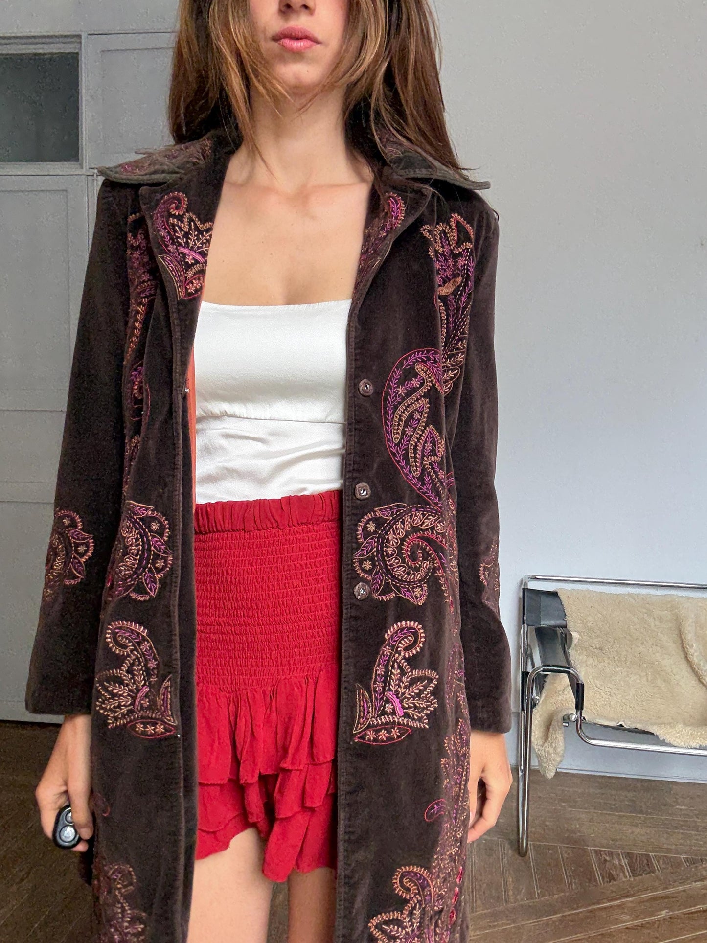 Vintage 70s style embroidered velvet boho coat – retro hippie jacket by Natura, size S - M, paisley floral, rich brown tones