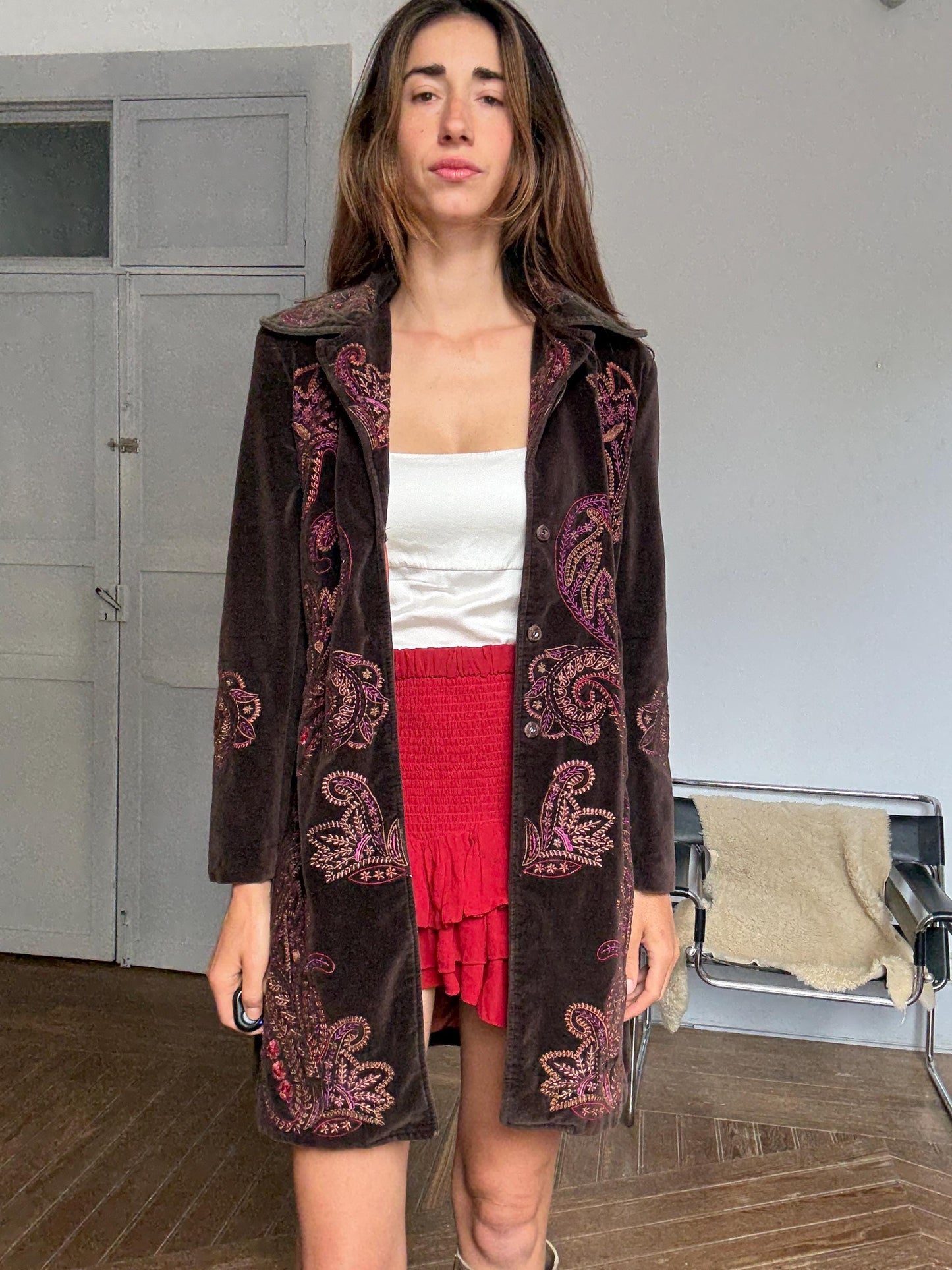 Vintage 70s style embroidered velvet boho coat – retro hippie jacket by Natura, size S - M, paisley floral, rich brown tones