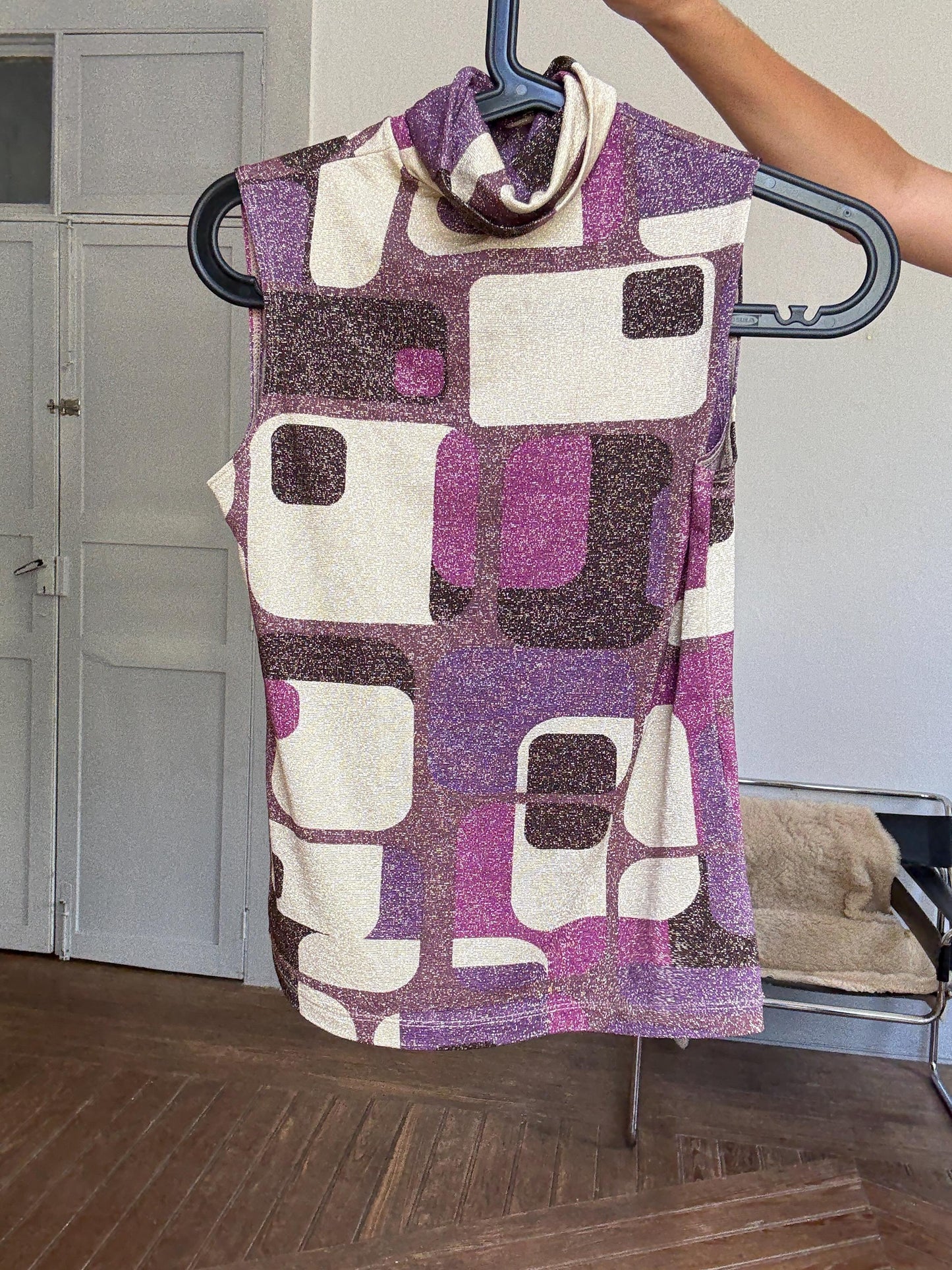 Vintage Y2K glitter turtleneck top – retro sleeveless sparkle in purple & cream