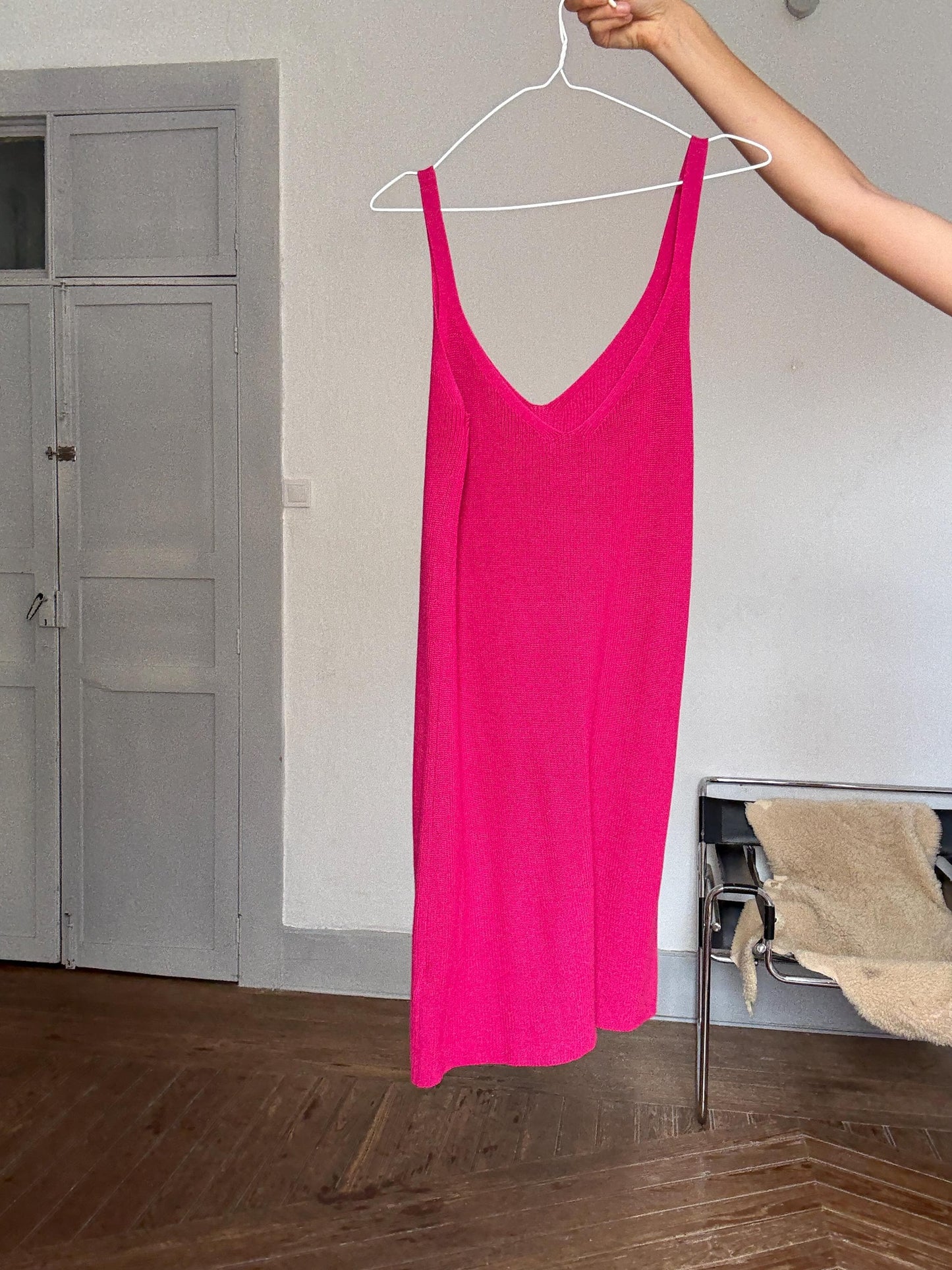 Massimo Dutti pink knit dress | 100% cotton summer slip dress | elegant v-neck | minimalist 90s fit | bright pop color | size M-L