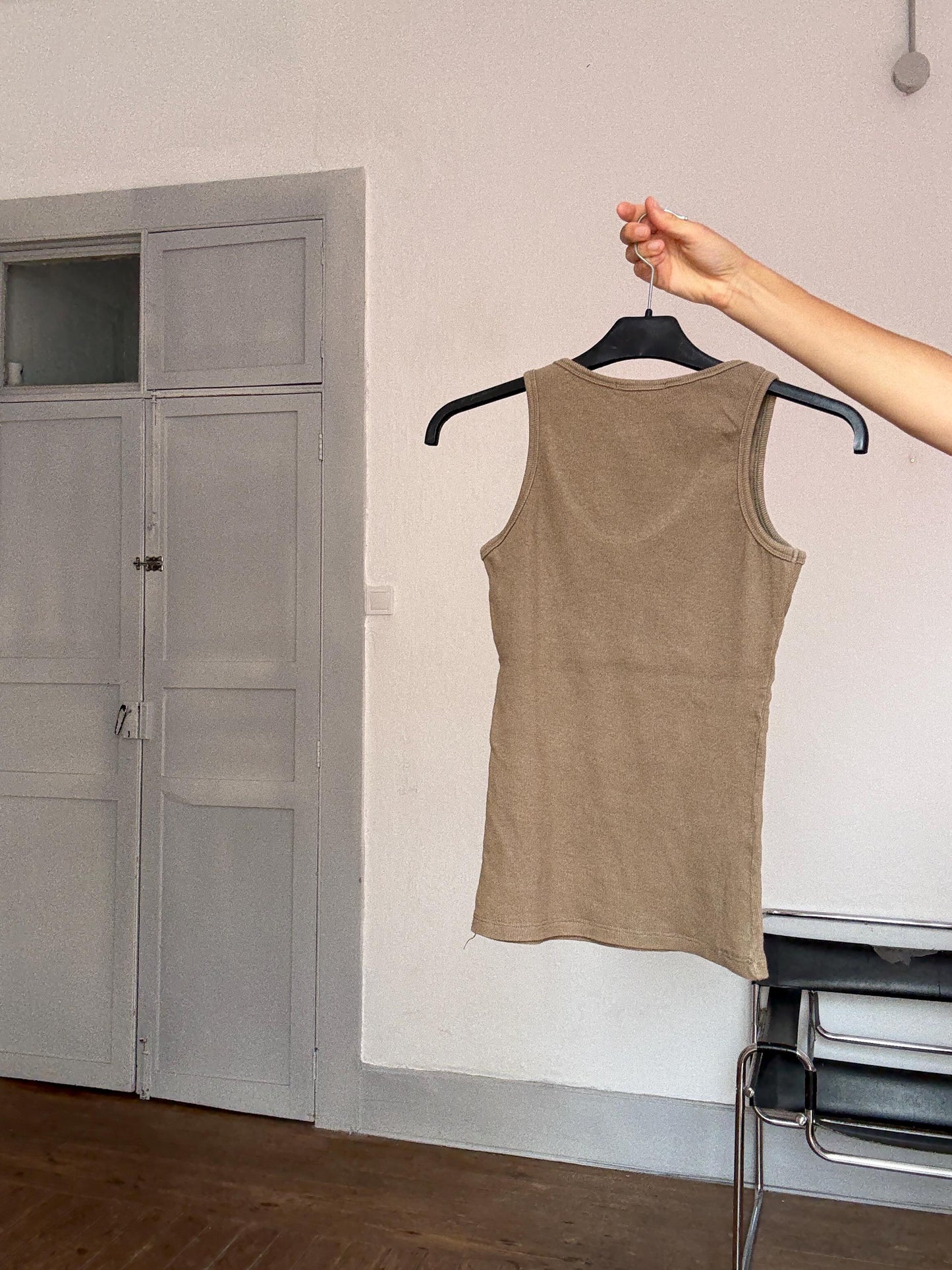 Vintage Y2K Logo Tank Top – Rhinestone Graphic – Brown Fitted Sleeveless Tee – Xtina Paris Hilton Style, Size S