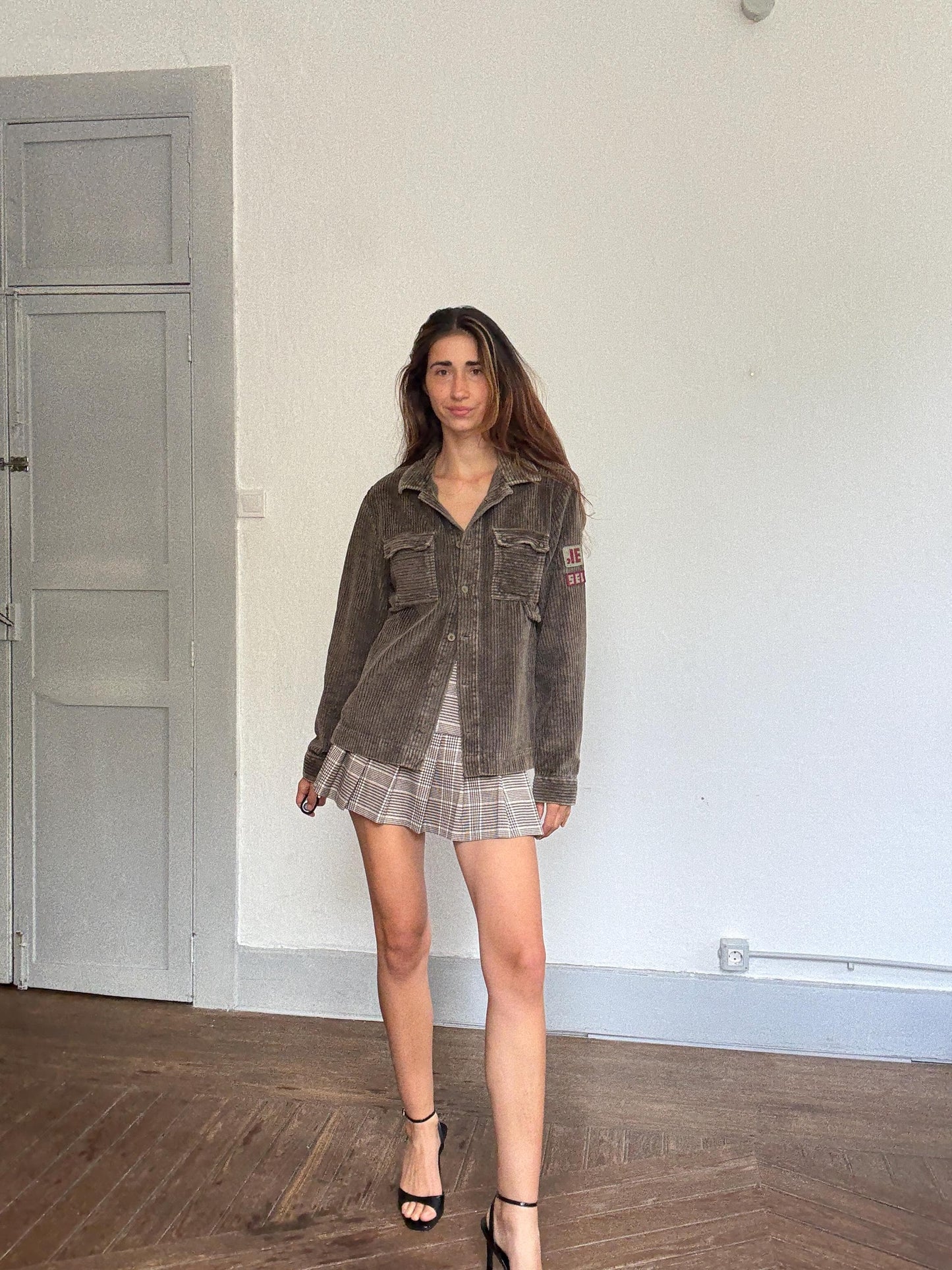 Vintage Diesel corduroy jacket in taupe brown – utility-style shirt jacket, Y2K moto vibes, 100% cotton, fits like relaxed M/L