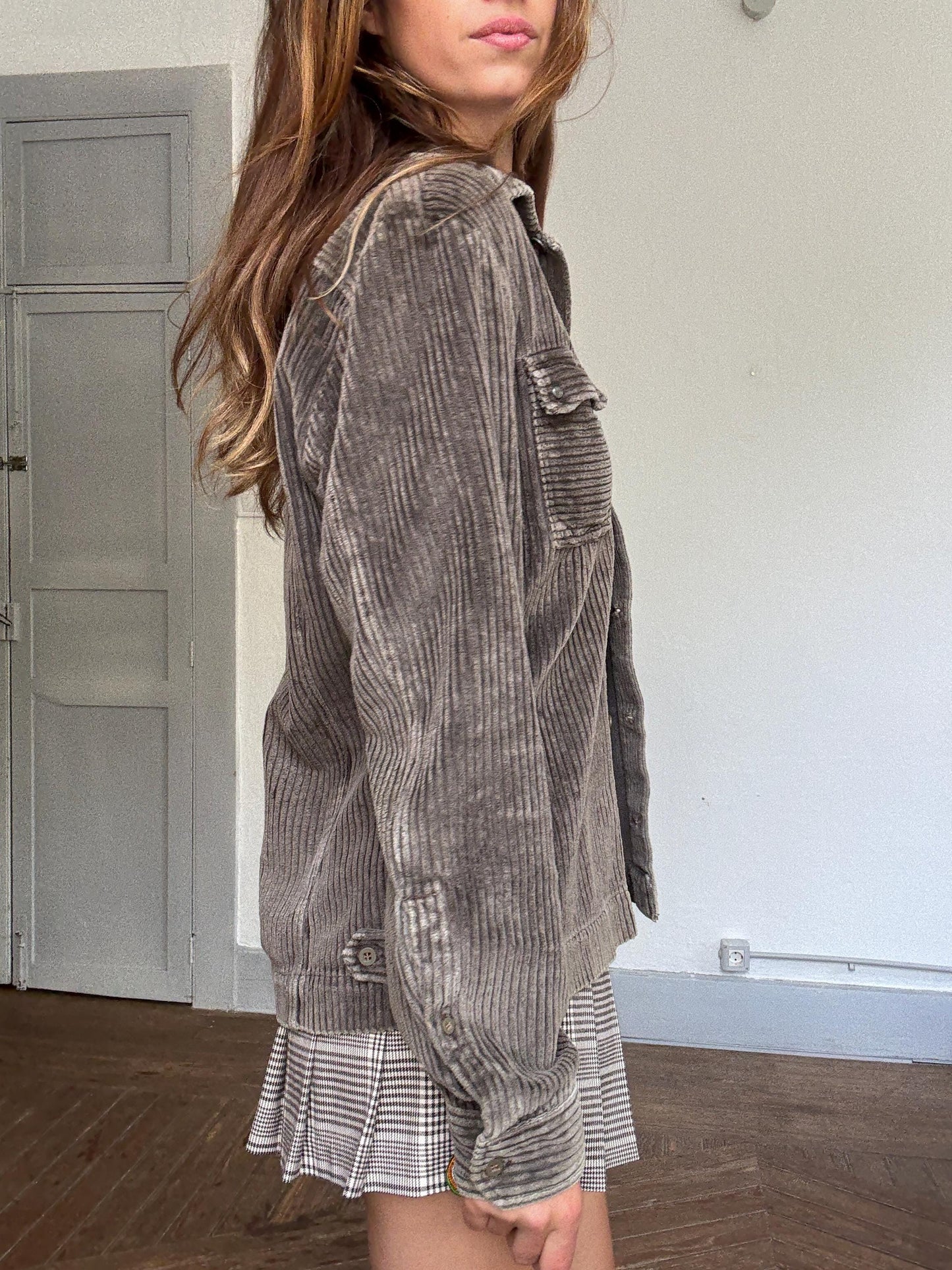 Vintage Diesel corduroy jacket in taupe brown – utility-style shirt jacket, Y2K moto vibes, 100% cotton, fits like relaxed M/L