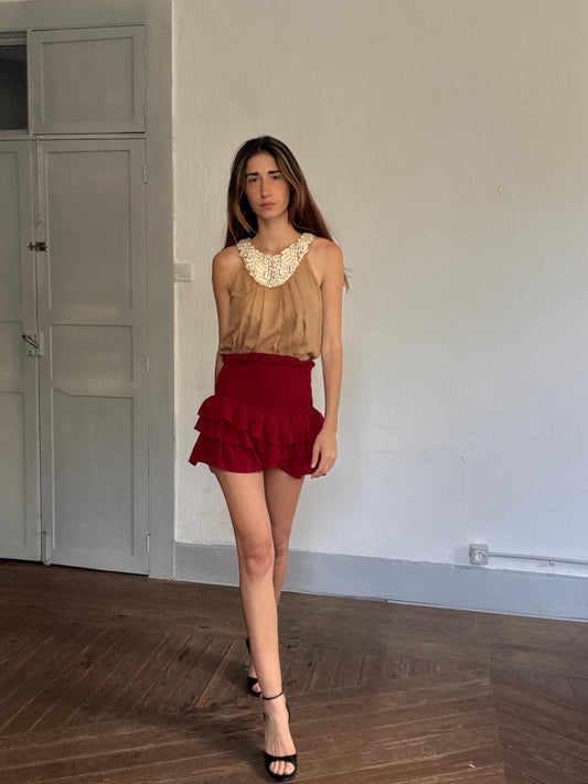 Boho beachy sleeveless top with real cowrie shell neckline – flowy earthy brown linen-style summer blouse