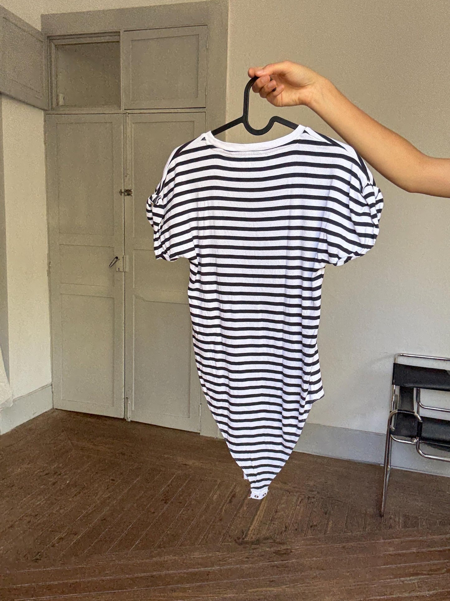 Blue & white striped bodysuit – stretchy cotton tee fit, French girl summer vibes, cute puff sleeve vintage style top size S