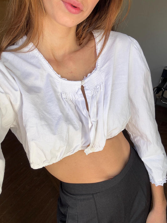 Vintage white romantic cottage core woman crop top, German folklore white puff sleeve dirdnl top, French antique cottage core blouse,