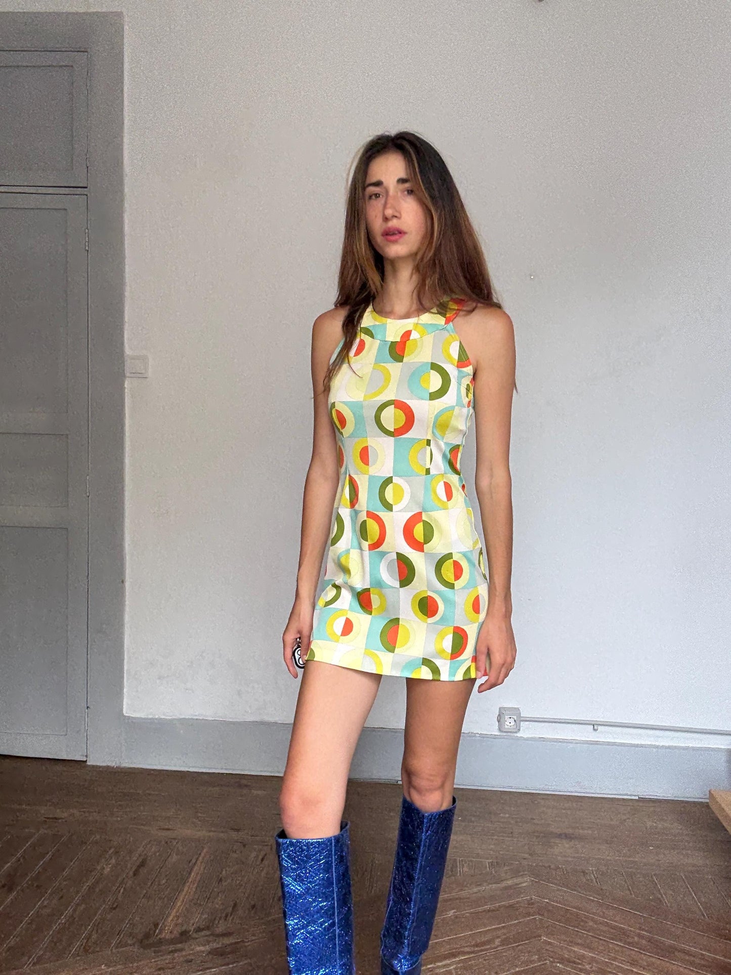 Y2K Retro Mod Mini Dress by Kookaï – 60s Psychedelic Circle Print | Sleeveless Micro Dress | Twiggy Aesthetic Party Look | Size S