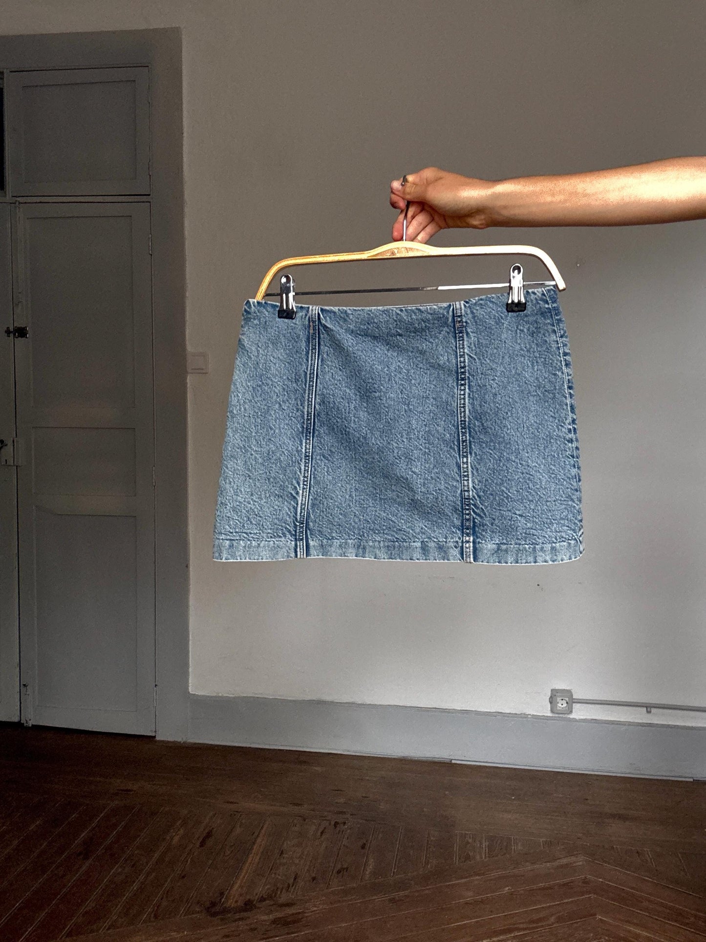 Y2K Low Rise Denim Mini Skirt –Size XXS 2000s Paris Hilton Bratz Aesthetic, Light Wash Vintage Jean Skirt XS