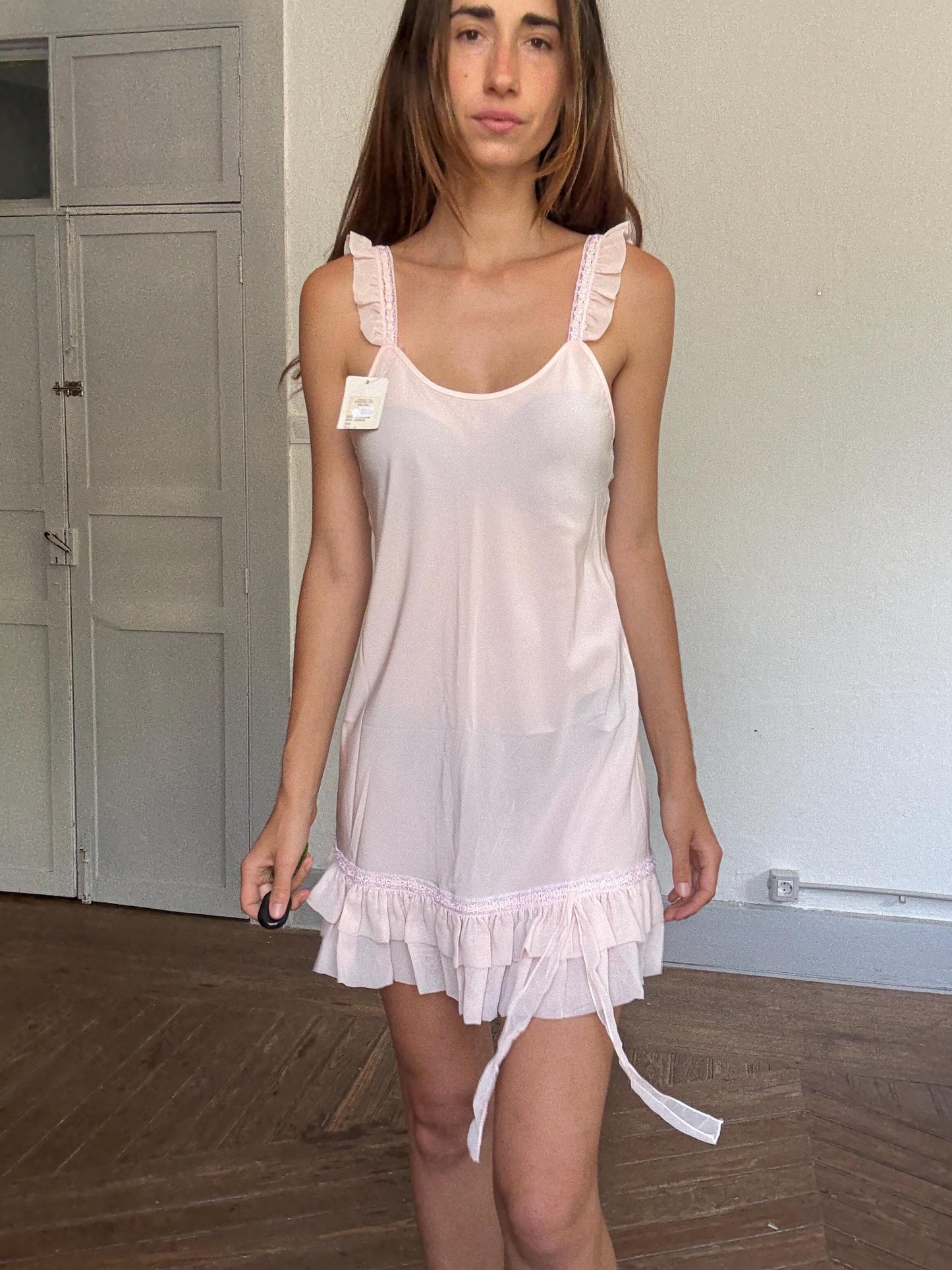Vintage baby pink ruffle slip dress – romantic sheer lingerie look with bows & lace, cottagecore meets 90s Kate Moss aesthetic