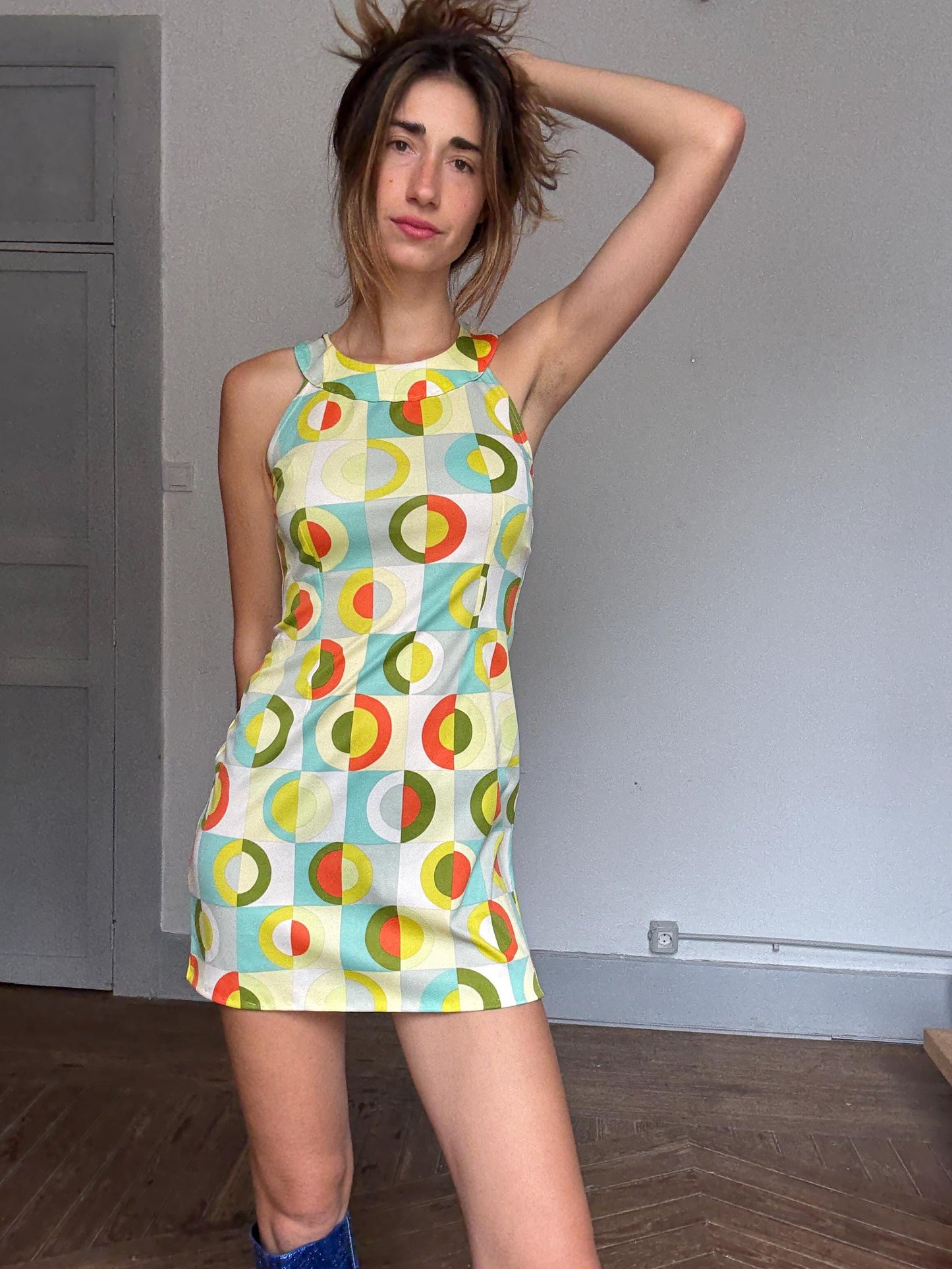 Y2K Retro Mod Mini Dress by Kookaï – 60s Psychedelic Circle Print | Sleeveless Micro Dress | Twiggy Aesthetic Party Look | Size S