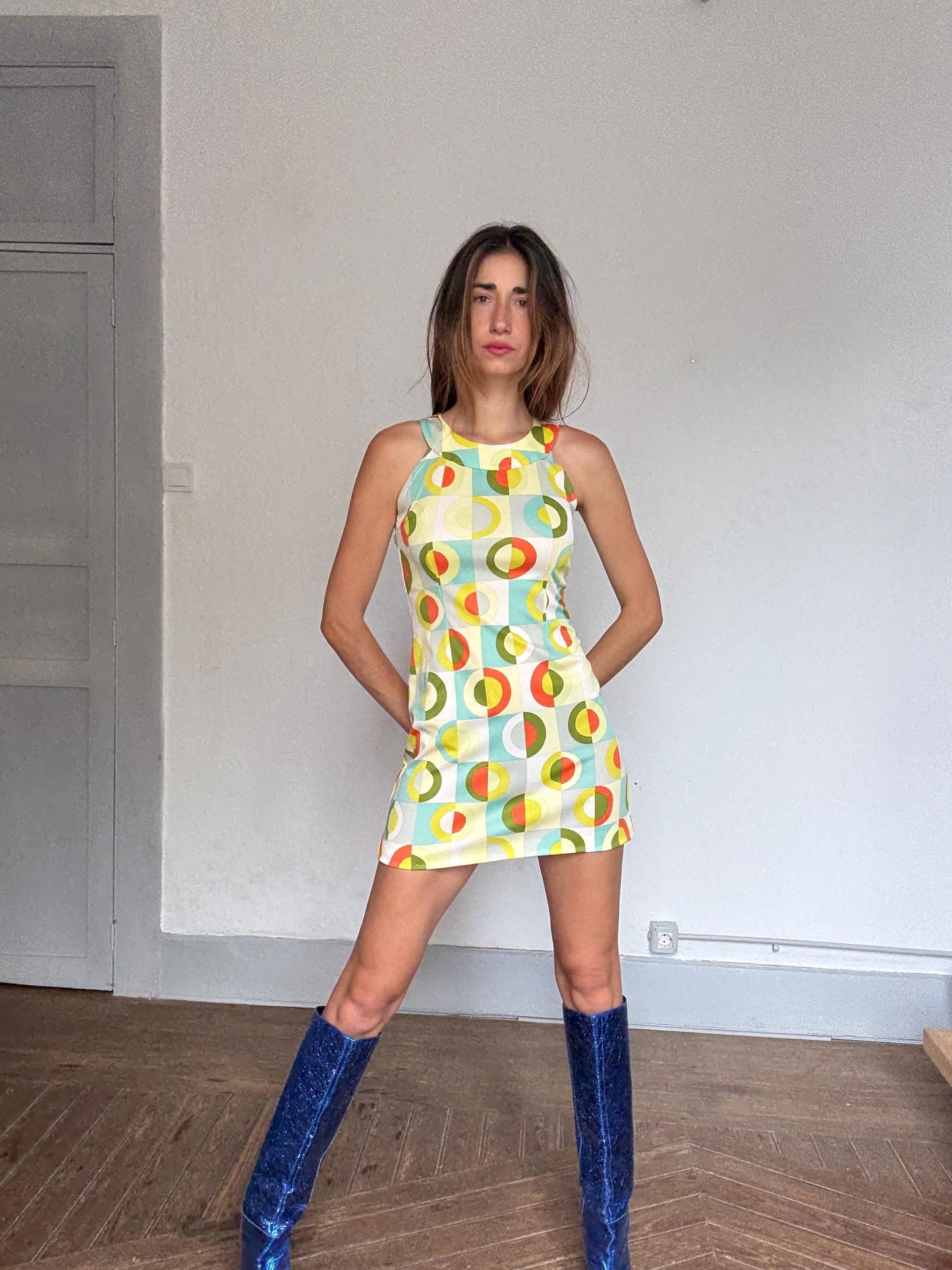 Y2K Retro Mod Mini Dress by Kookaï – 60s Psychedelic Circle Print | Sleeveless Micro Dress | Twiggy Aesthetic Party Look | Size S