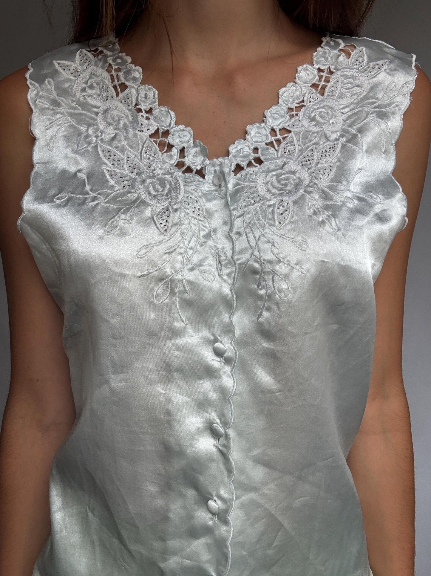 Vintage satin blouse by Cindrela – delicate lace trim & satin buttons – romantic ivory cami top – size 10