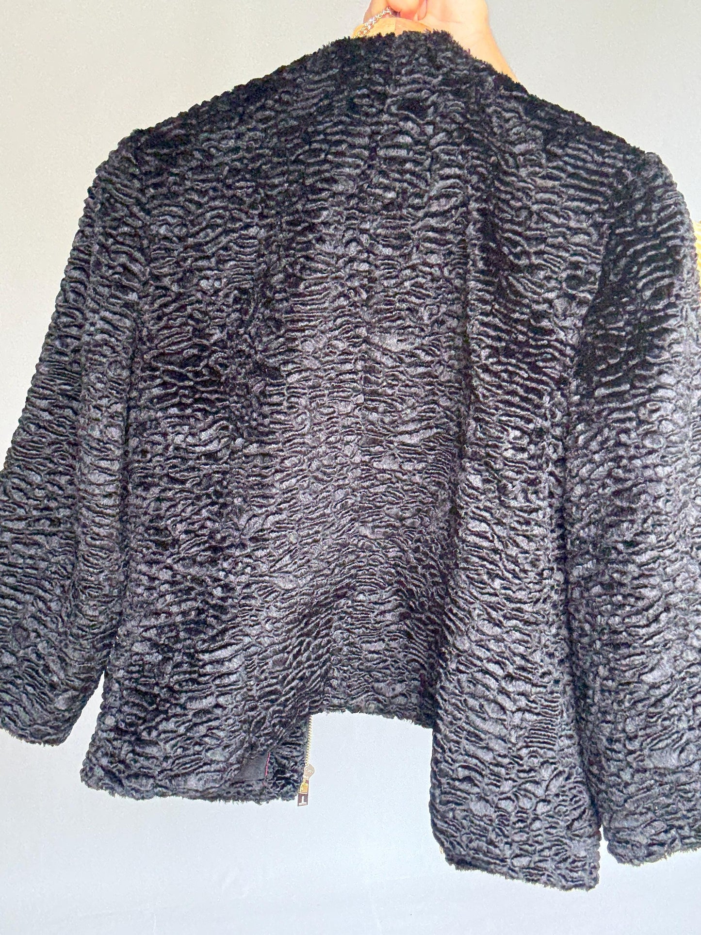 Ted Baker London textured black zip-up jacket, luxe lightweight layer with a sculptural feel – chic secondhand in great condition