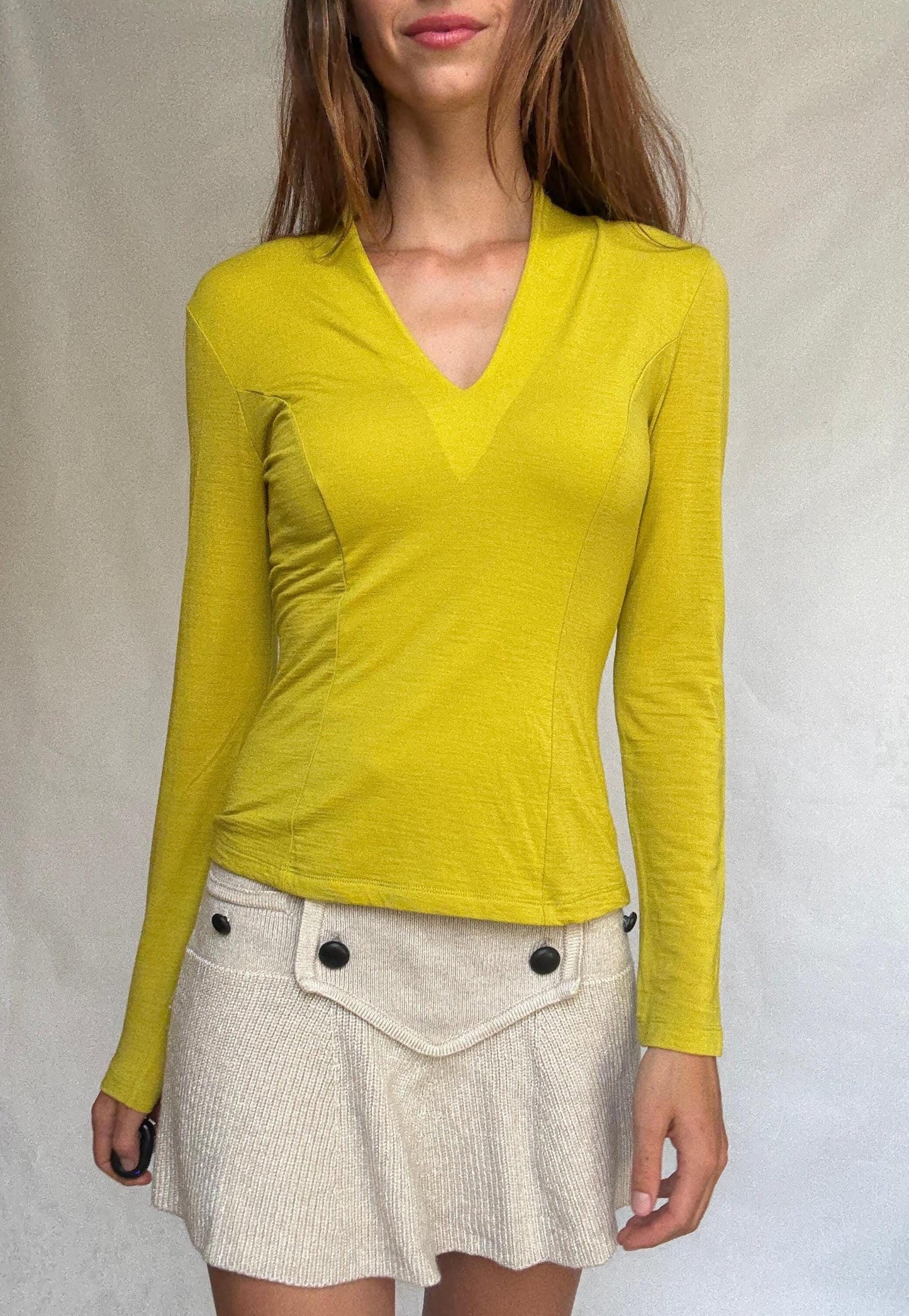 Angelo Marani top size 44 – stretch wool blend long sleeve V-neck fitted blouse in acid green minimalist Italian vintage style