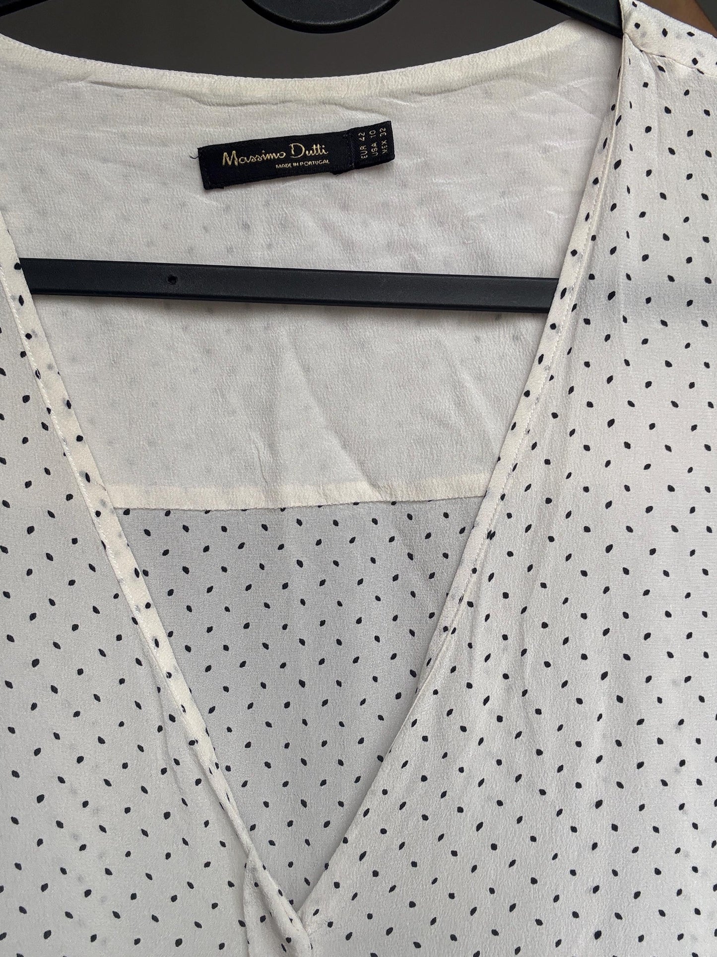 Massimo Dutti white blouse EUR 42 – minimalist polka dot button-up – soft draped fit – feels like viscose or polyester