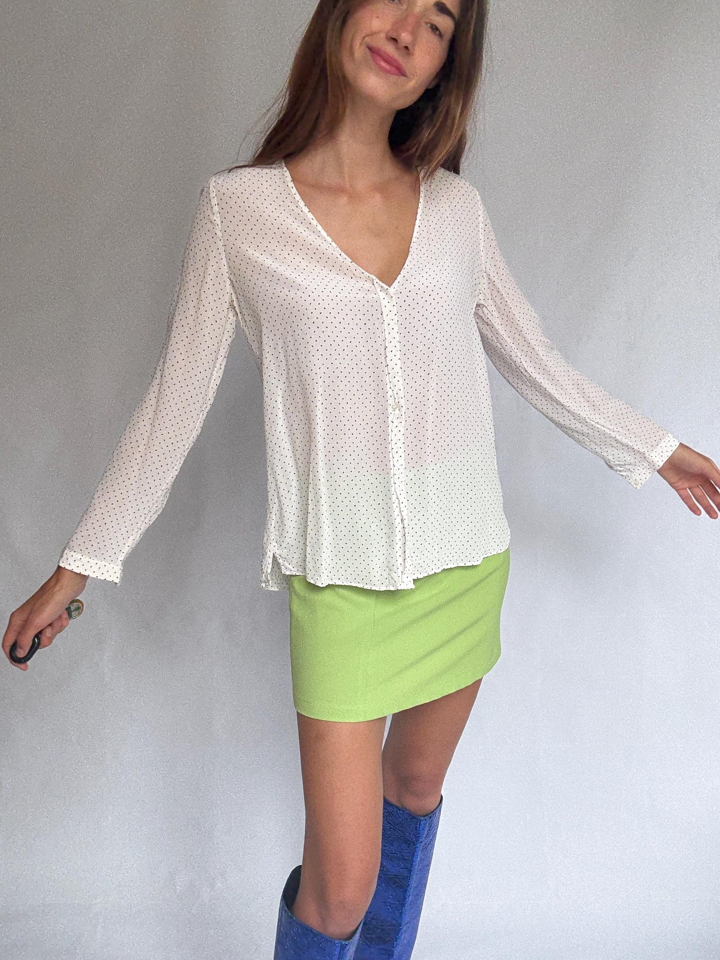 Massimo Dutti white blouse EUR 42 – minimalist polka dot button-up – soft draped fit – feels like viscose or polyester